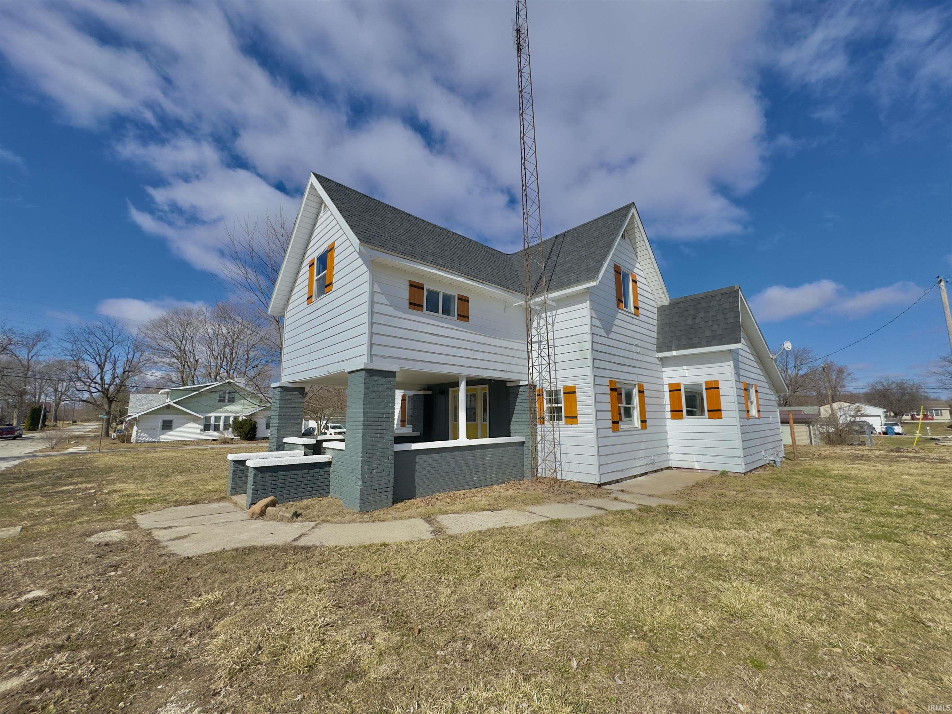 140 E Commerce Street Property Photo 1