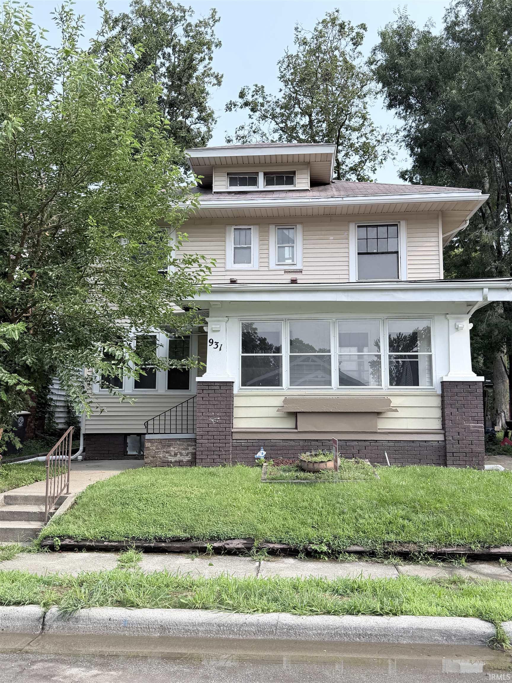 931 Woodview Boulevard Property Photo 1