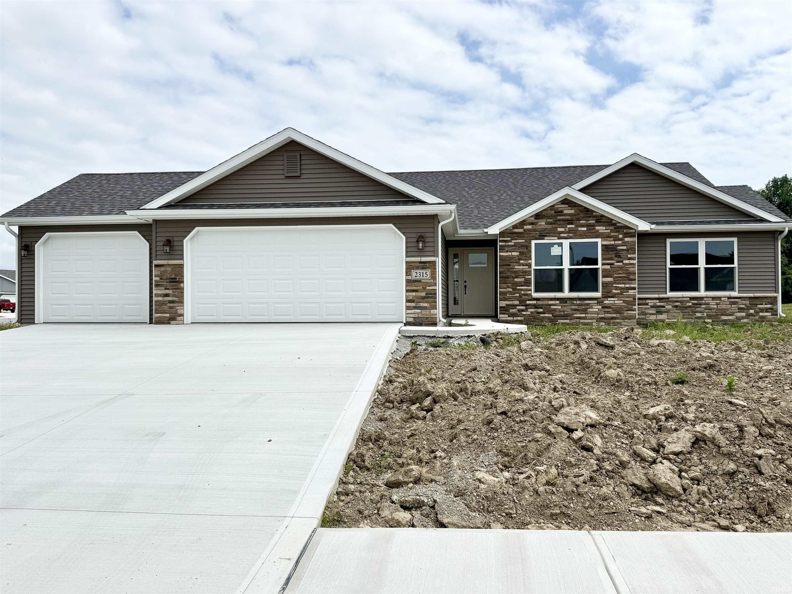 2315 Chandler Way Property Photo 1