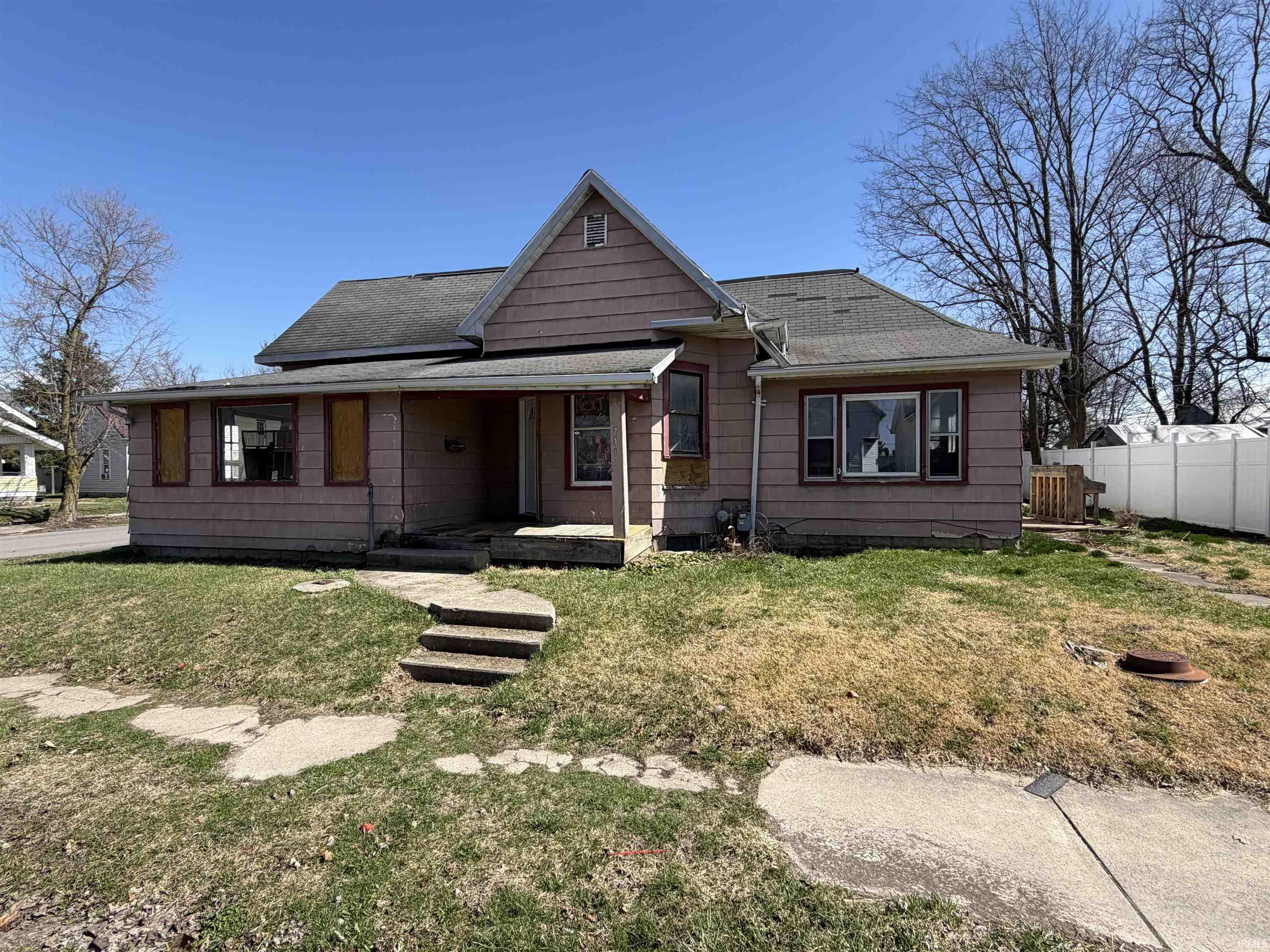201 S D Street Property Photo 1
