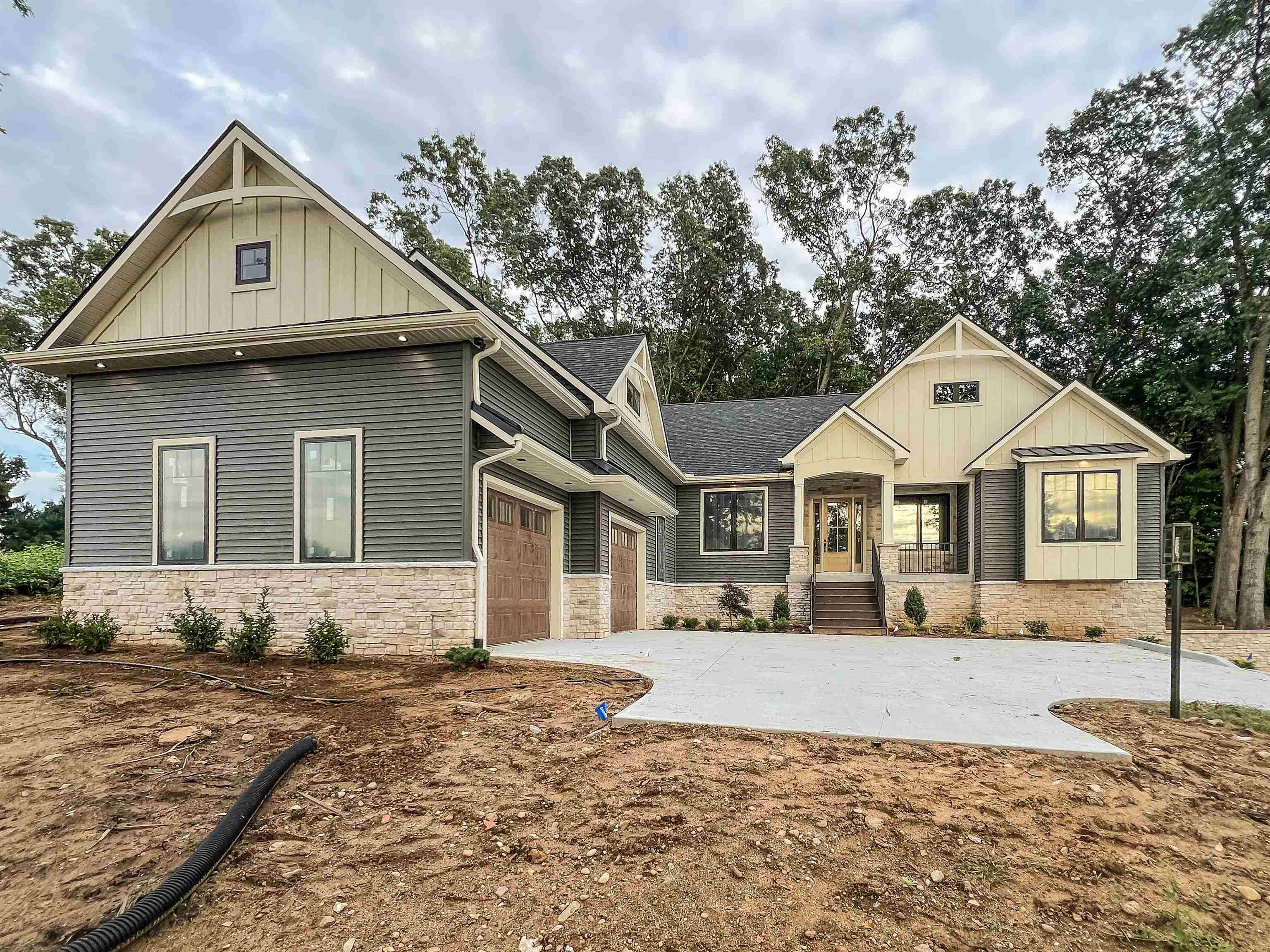 53300 Summer Breeze Drive Property Photo 1