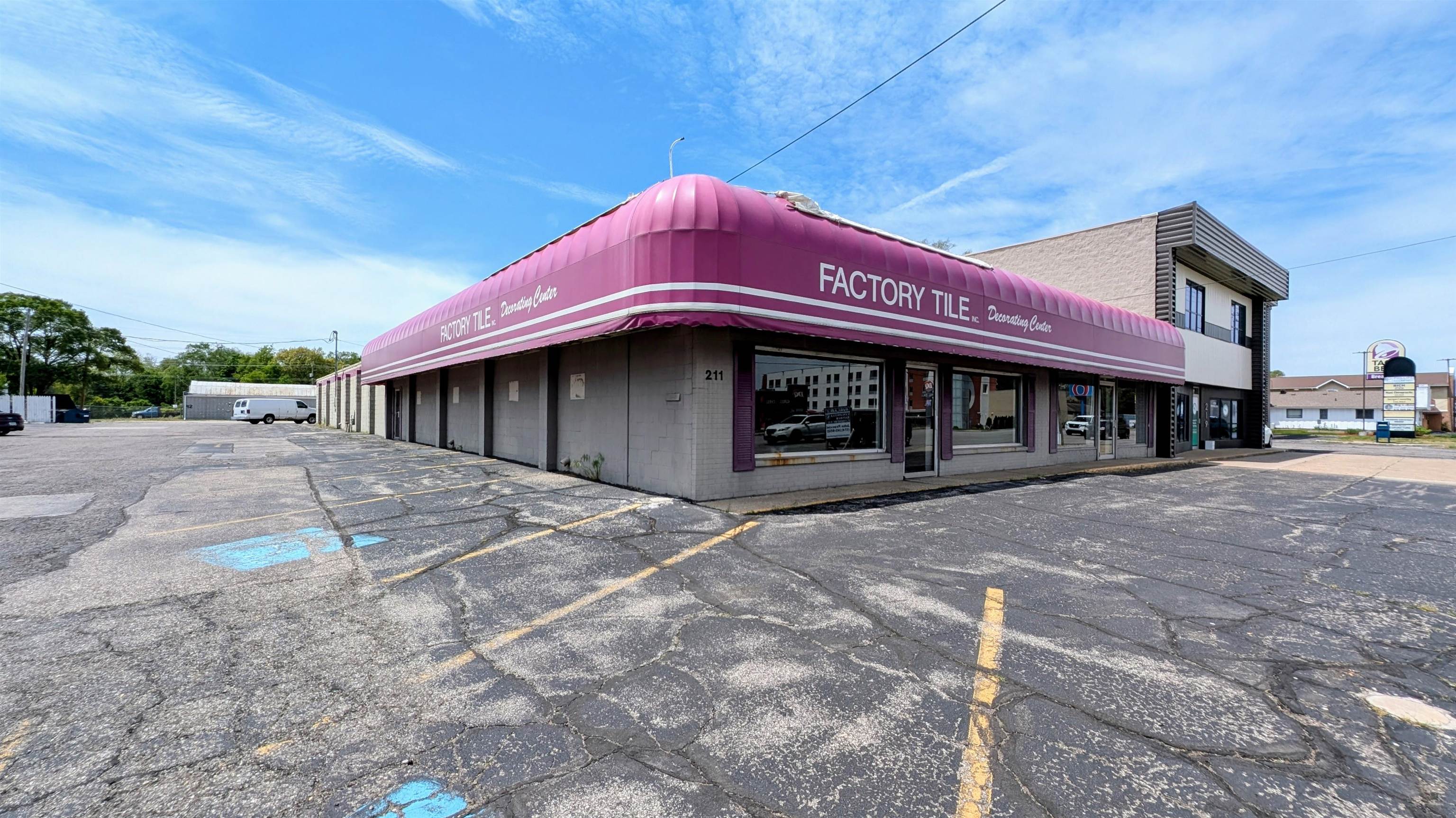 211 & 215 N Dixie Highway Property Photo 1