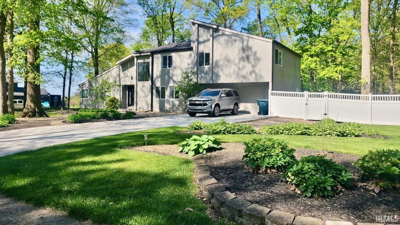 4701 N Weir Drive Property Photo 1