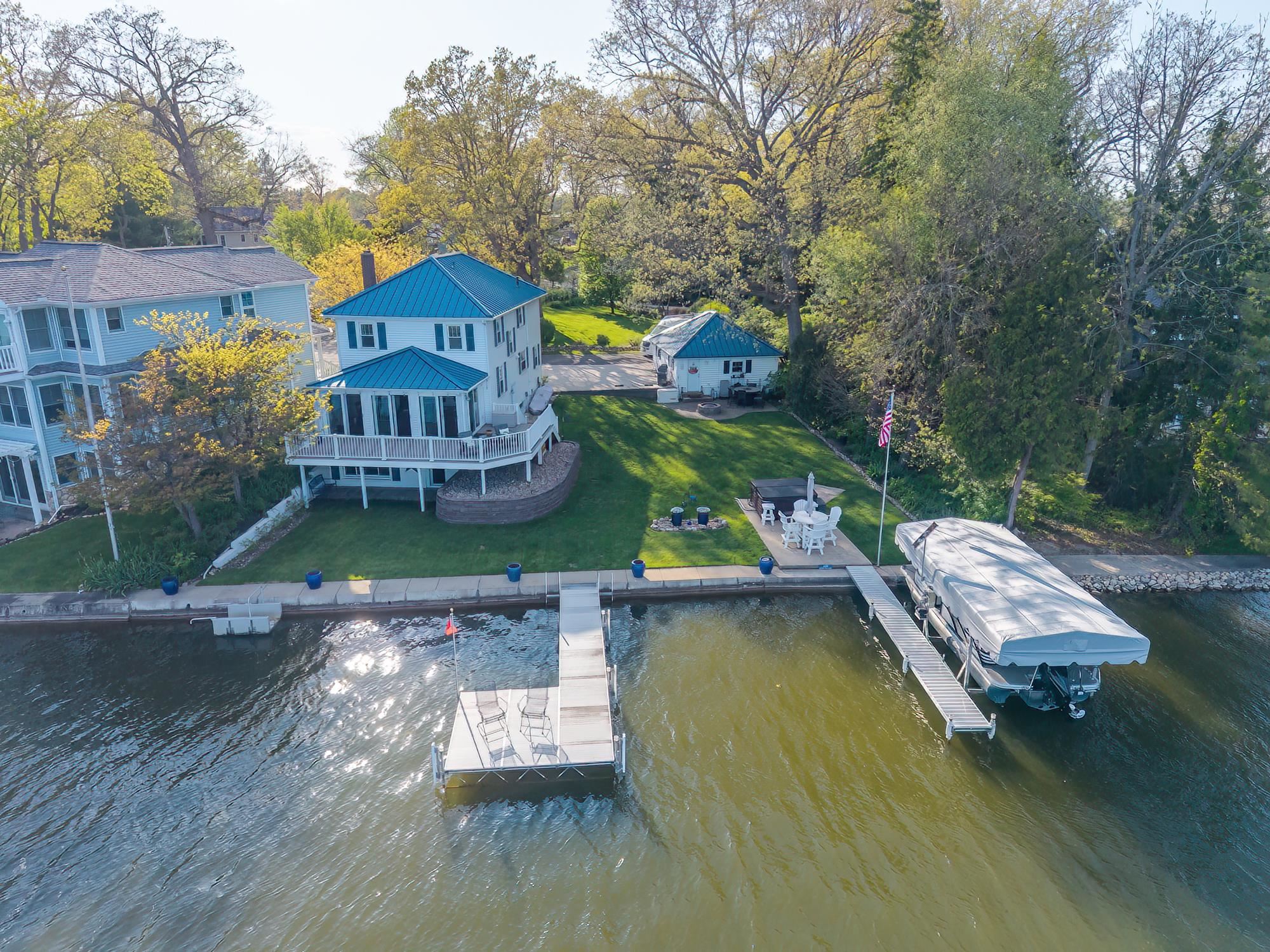 436 Kerr Island Property Photo 1