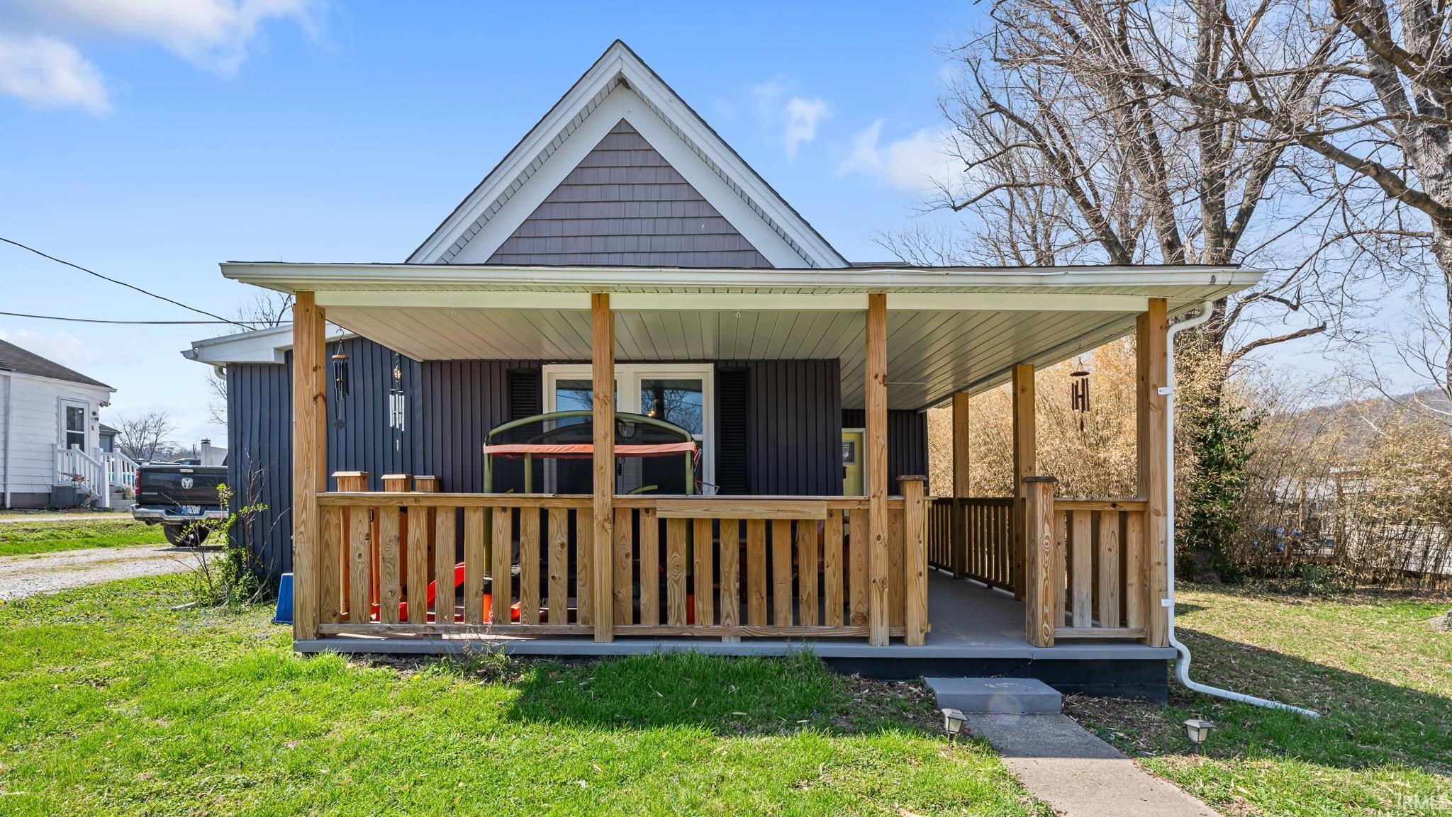 221 Elm Street Property Photo 1