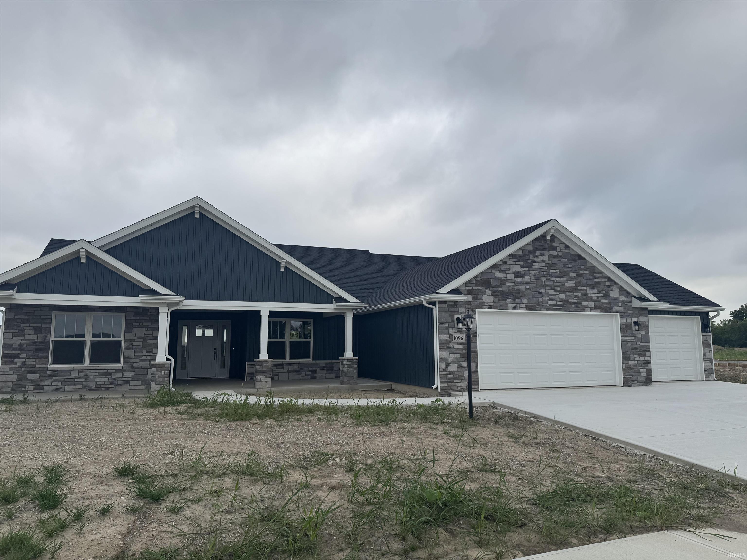 1096 Palmer Pass Property Photo 1