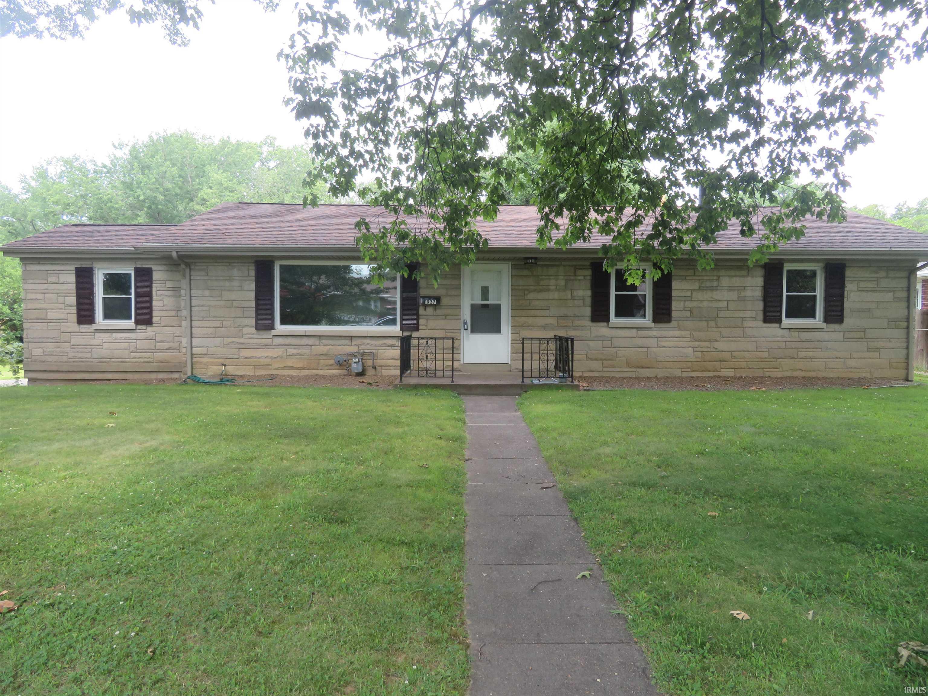 1937 S Walnut Lane Property Photo 1