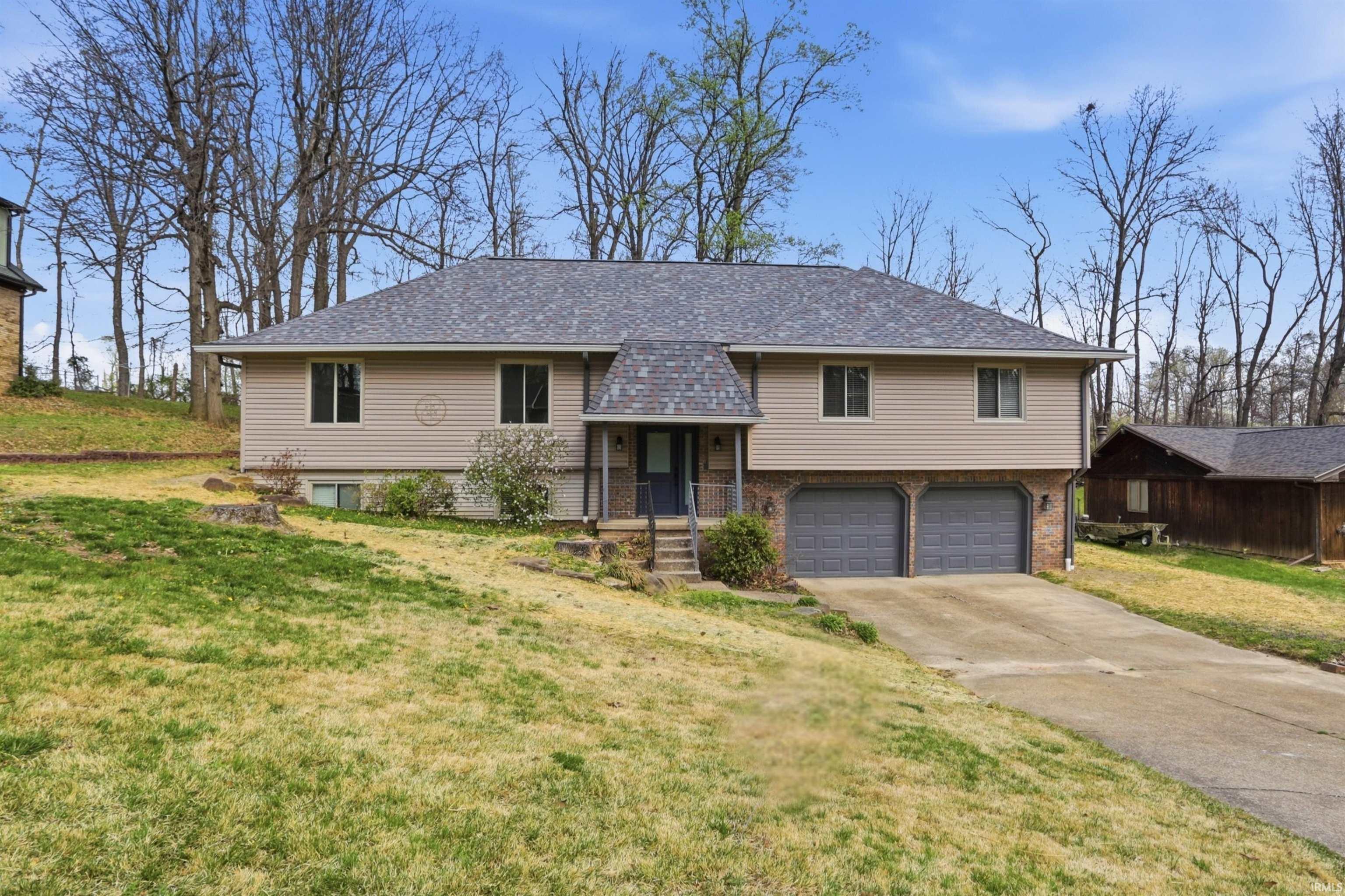 5122 Woodridge Drive Property Photo 1