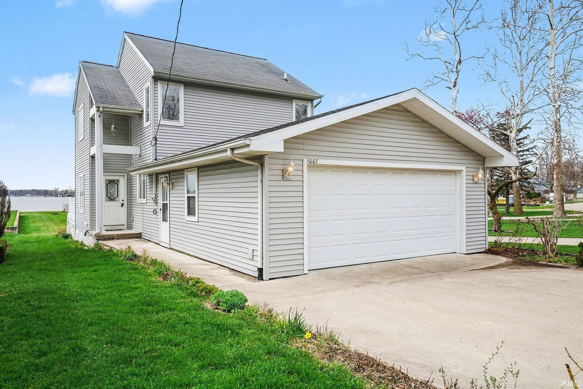1007 Chapman Lake Drive Property Photo 1