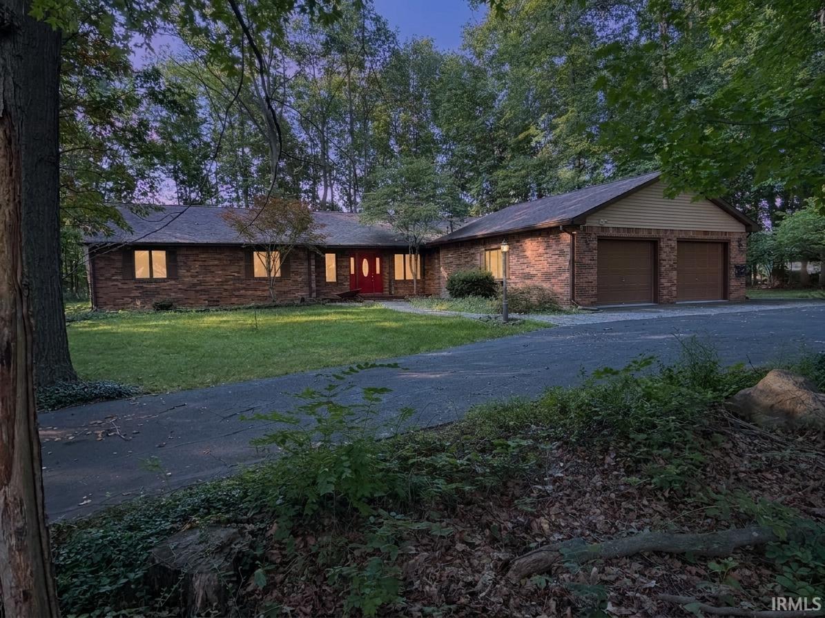 2497 W Lynn Lane Property Photo 1