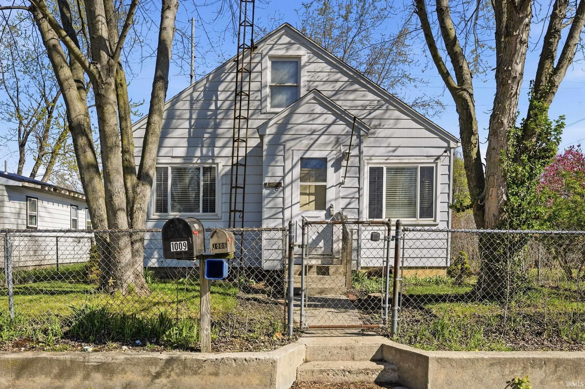 1008 W 16th Street Property Photo 1