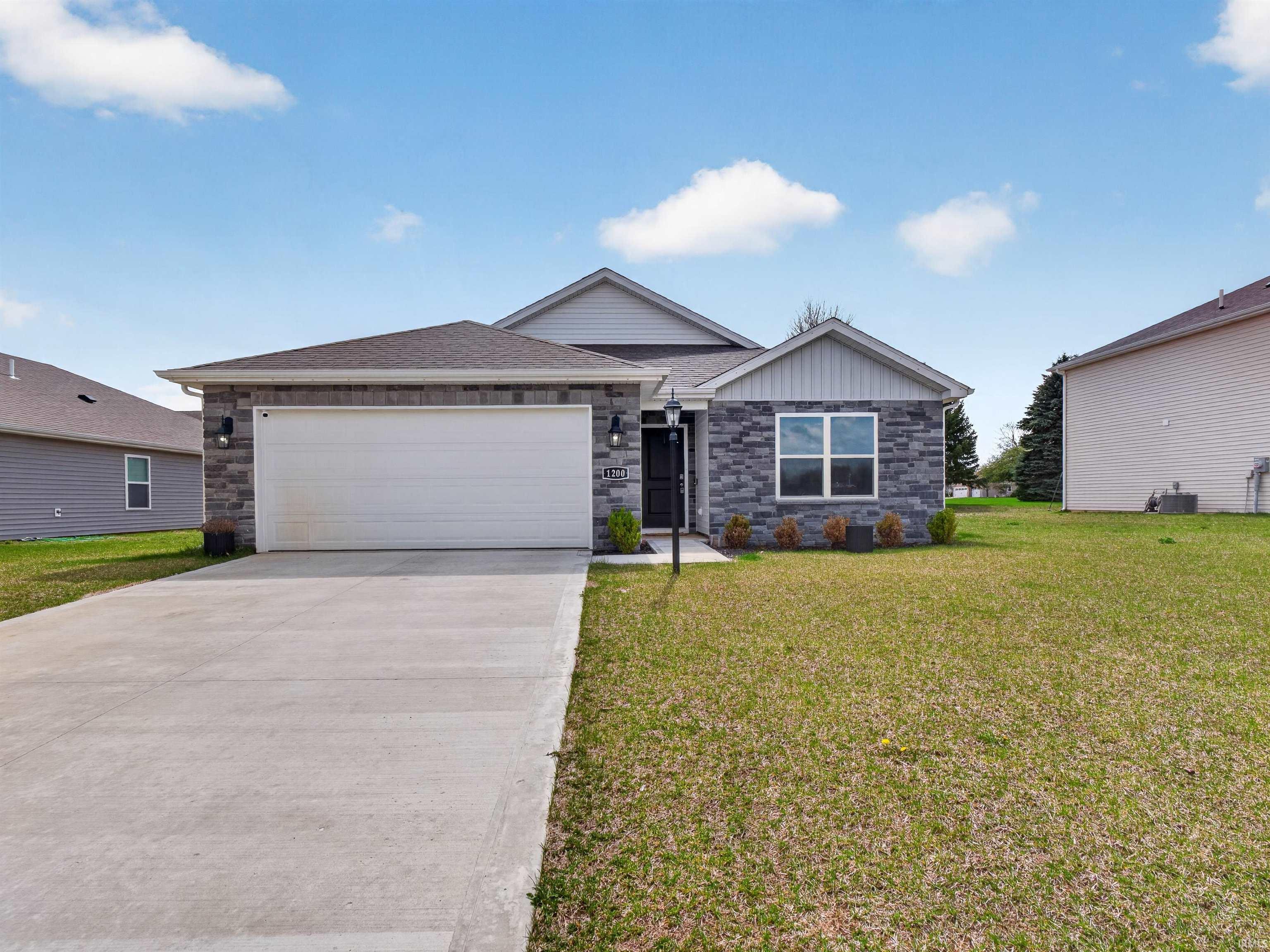 1200 Greenbrier Boulevard Property Photo 1
