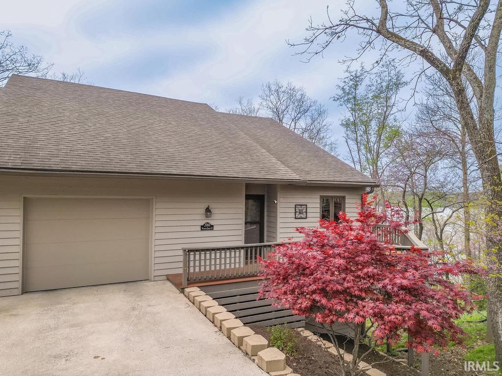 2060 E Waters Edge Drive Property Photo 1
