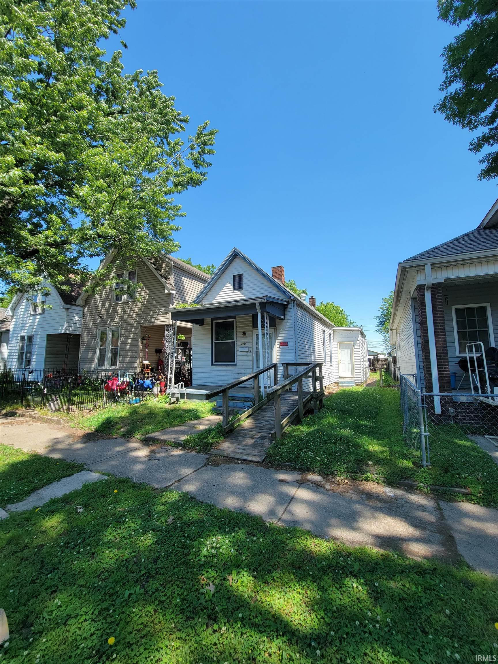 720 E Florida Street Property Photo 1