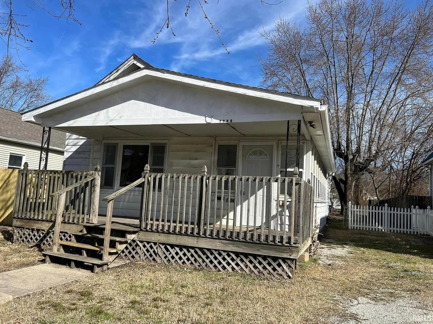 1309 N Fourth Avenue Property Photo 1