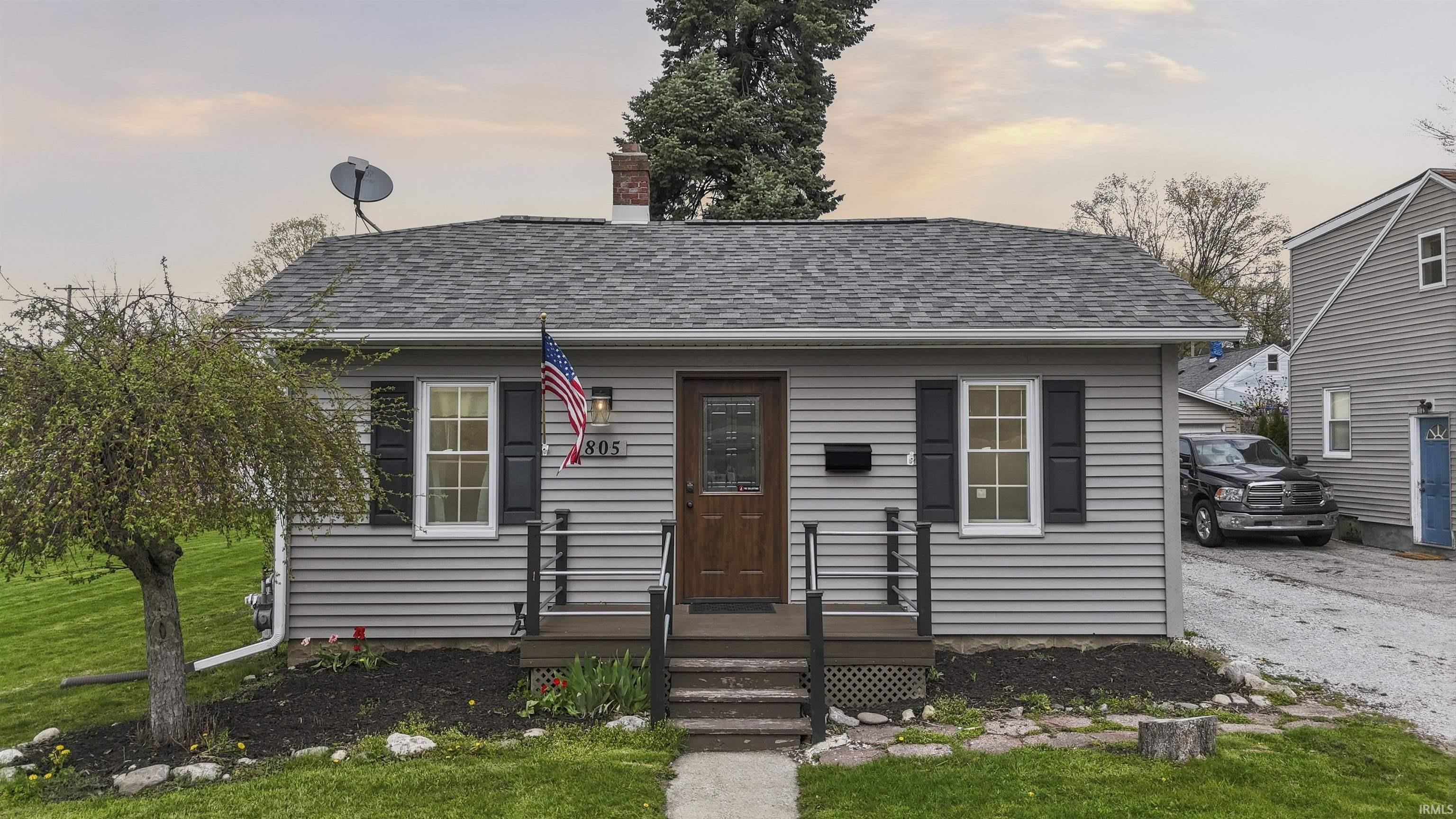 805 E Jefferson Avenue Property Photo 1