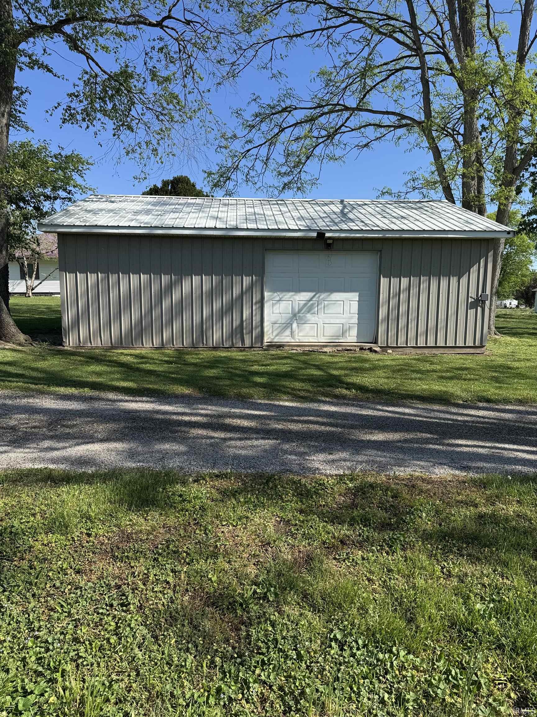 911 S Illinois Street Property Photo 1