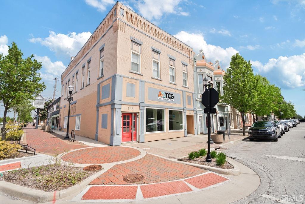 128 W Walnut Street Property Photo 1