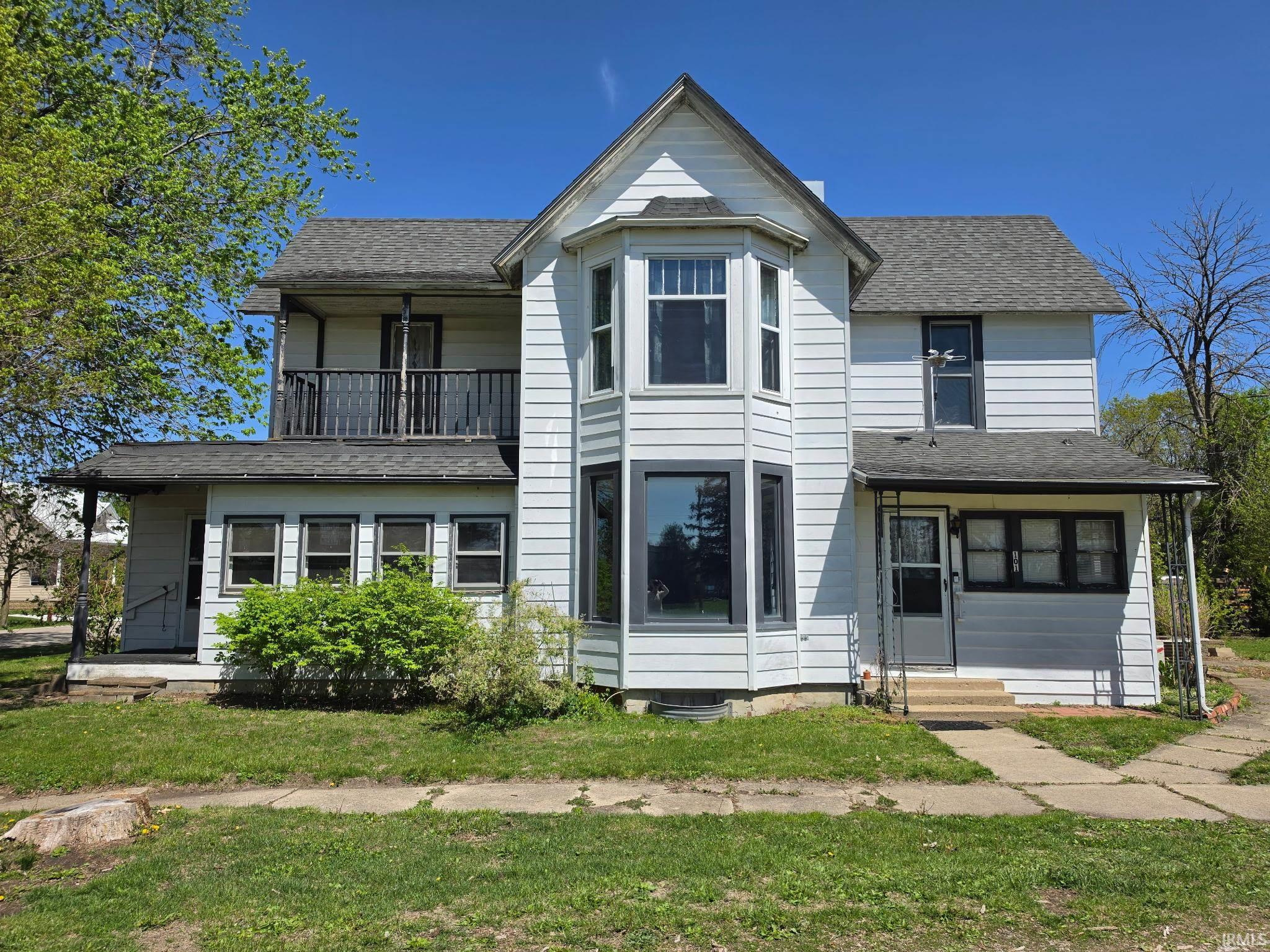 101 E Beech Street Property Photo 1