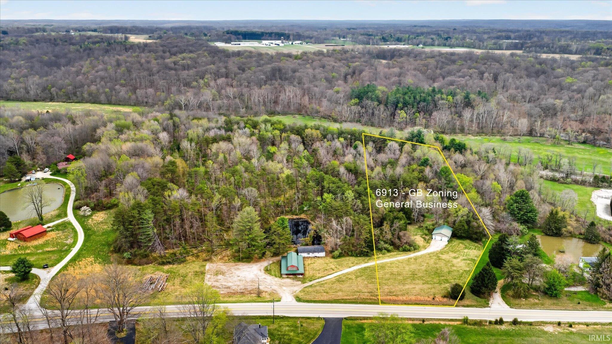 6913 N State Road 135 Property Photo 1