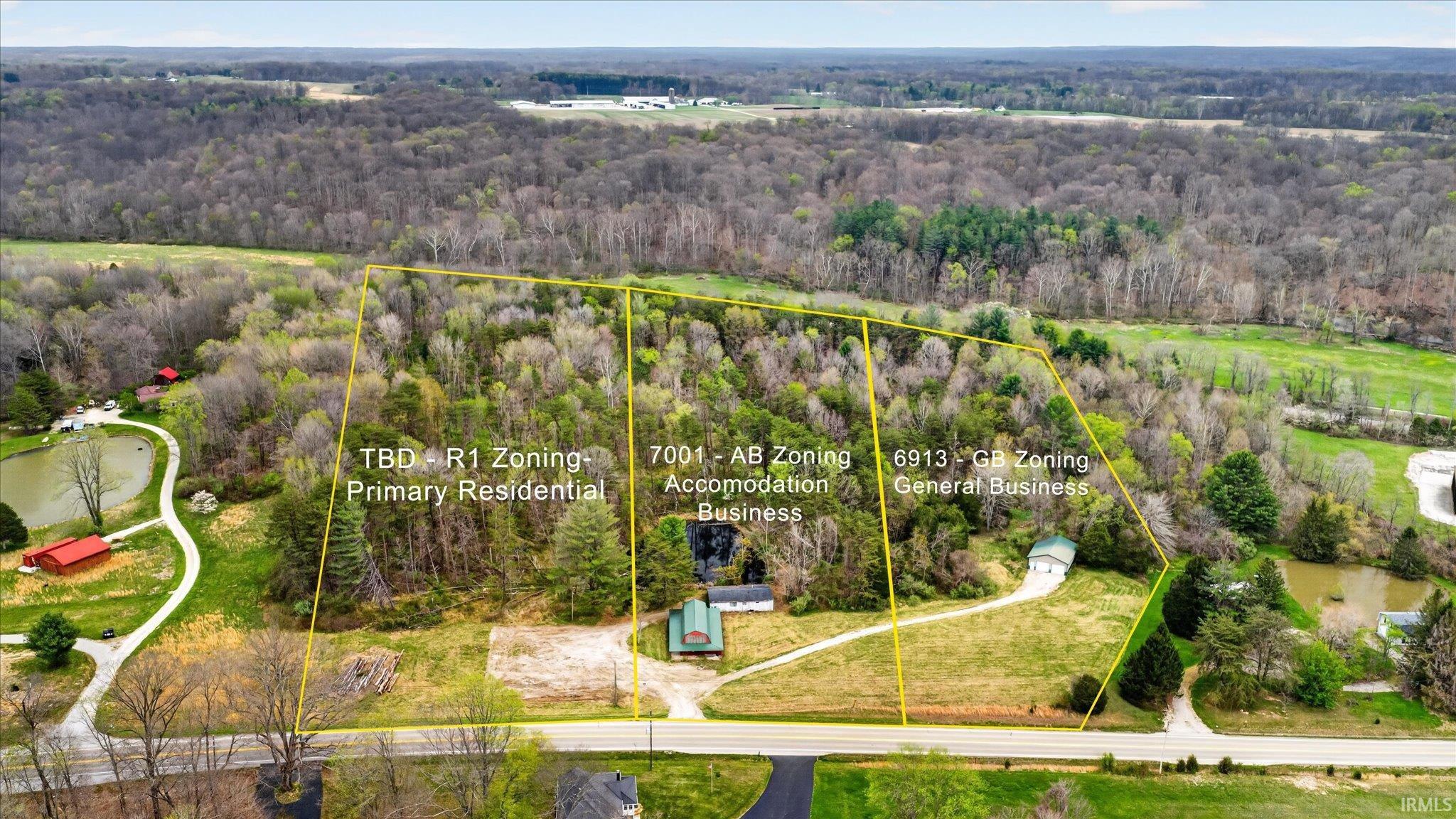 6913 N State Road 135 Property Photo 1