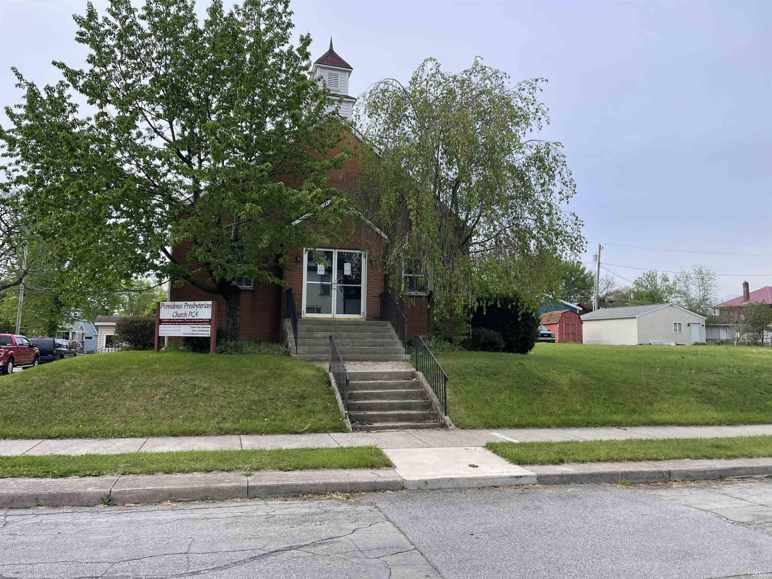 639 Putnam Street