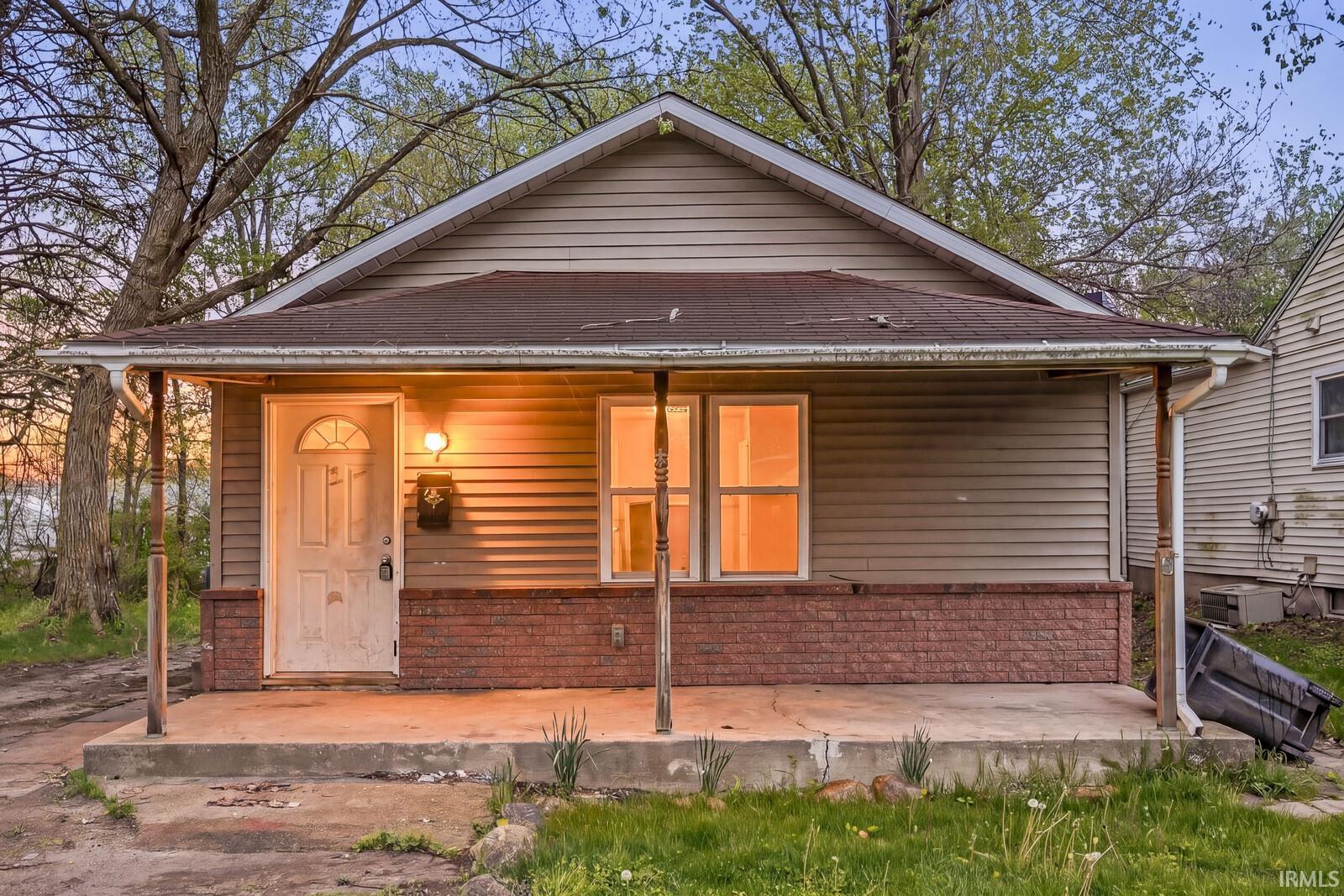 1910 Johnson Street Property Photo 1