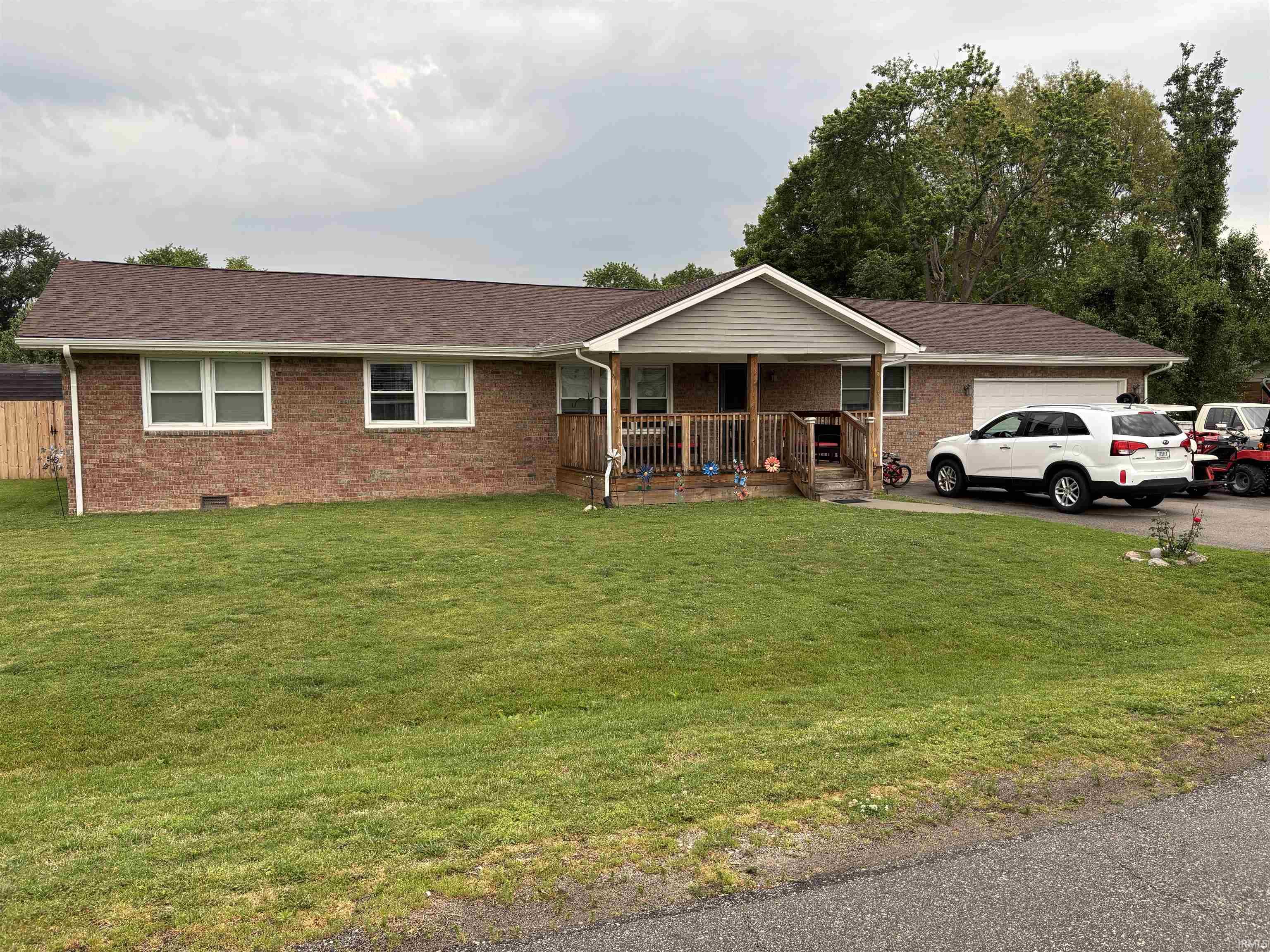 225 N Birch Drive Property Photo 1