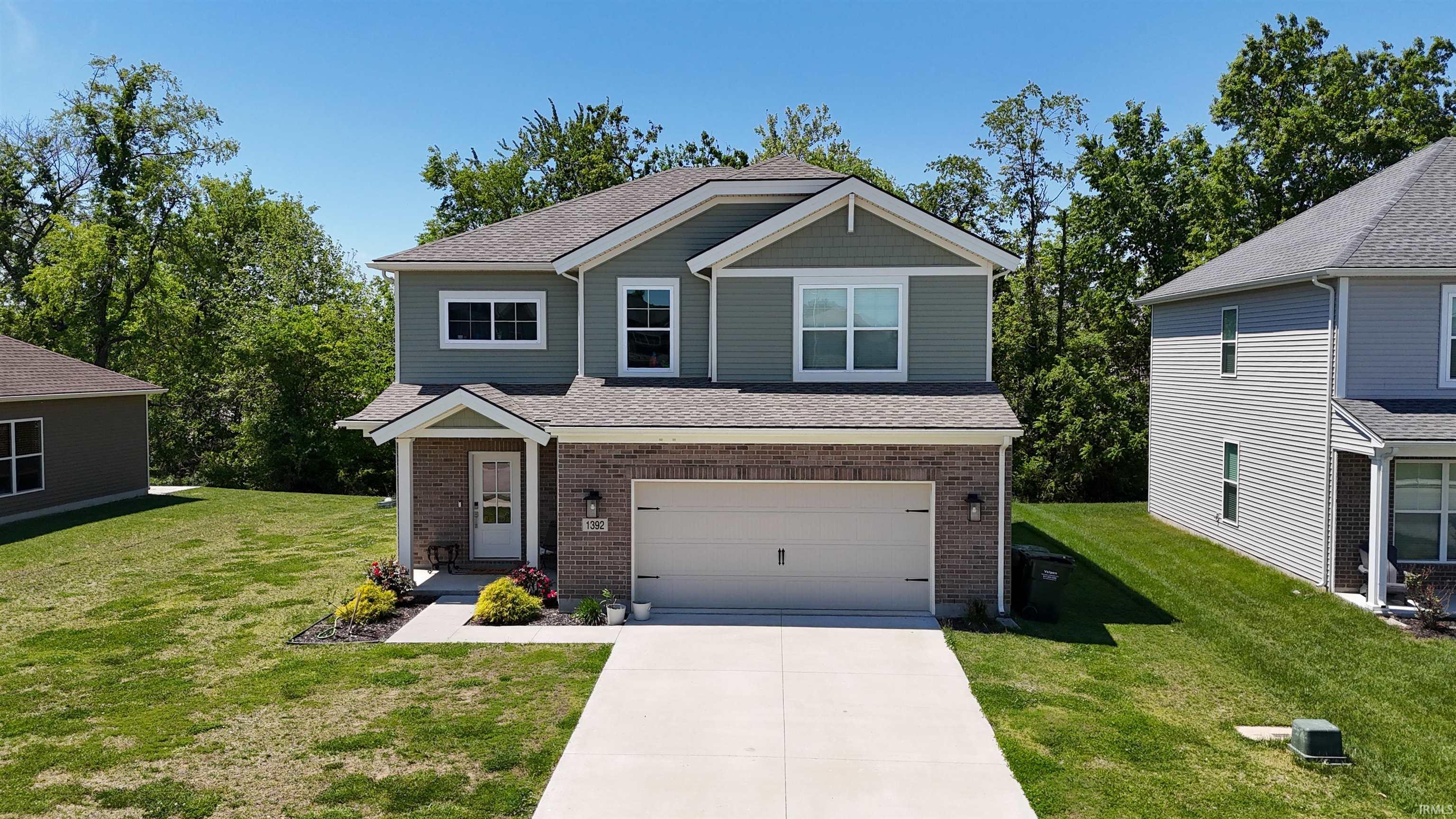 1392 N Hunters Crossing Circle Property Photo 1
