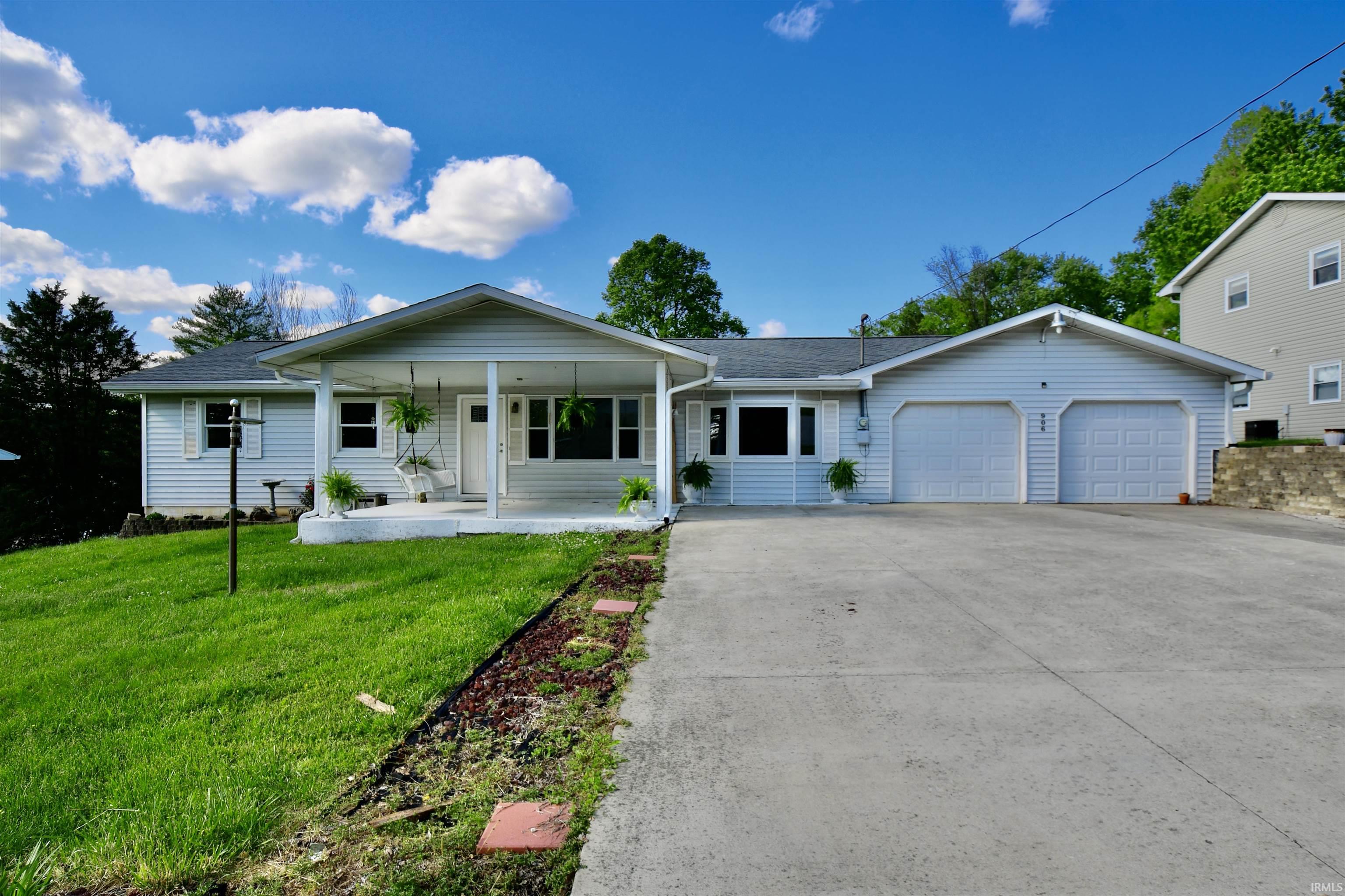 906 Hall Avenue Property Photo 1