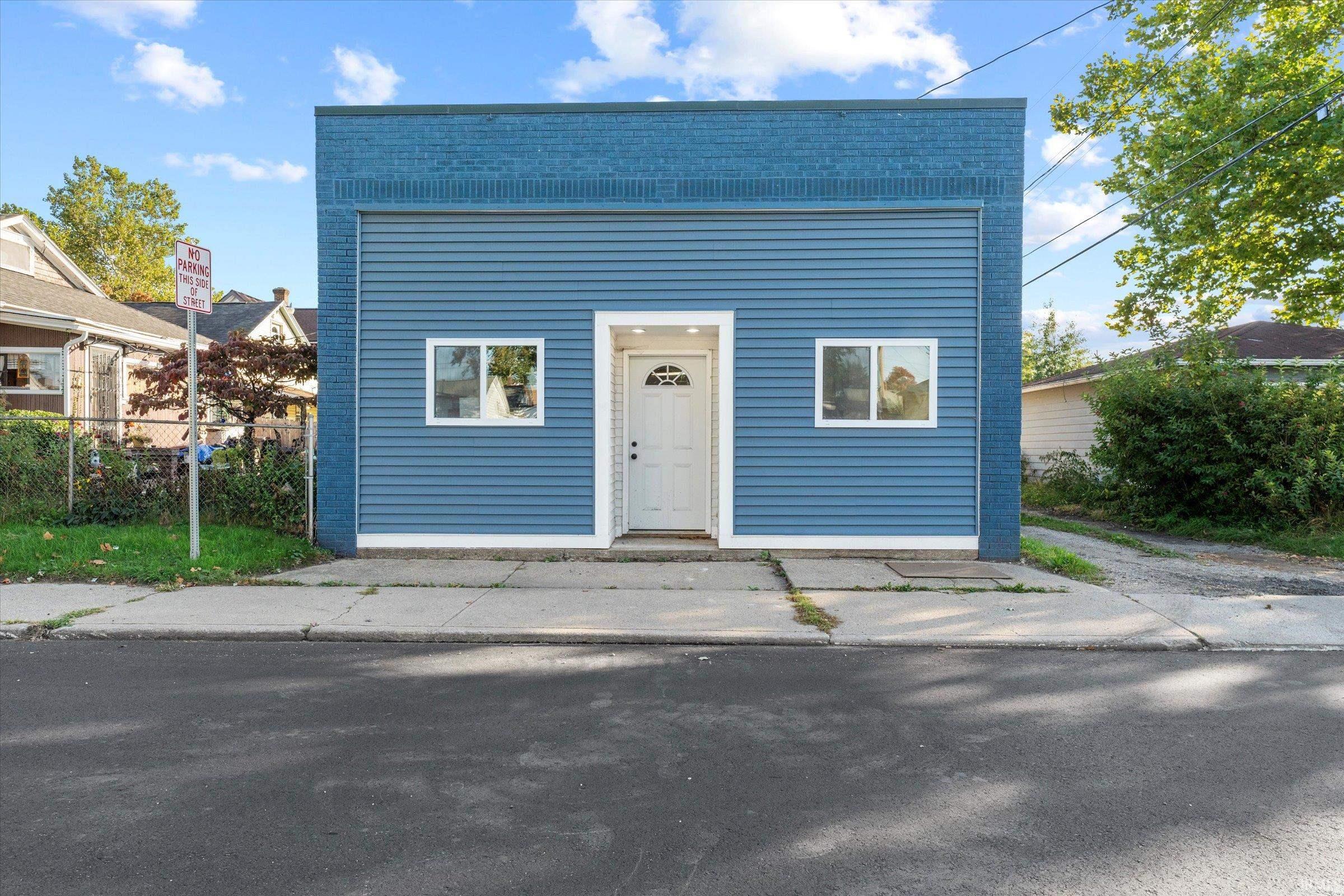 2210 Ford Street Property Photo 1