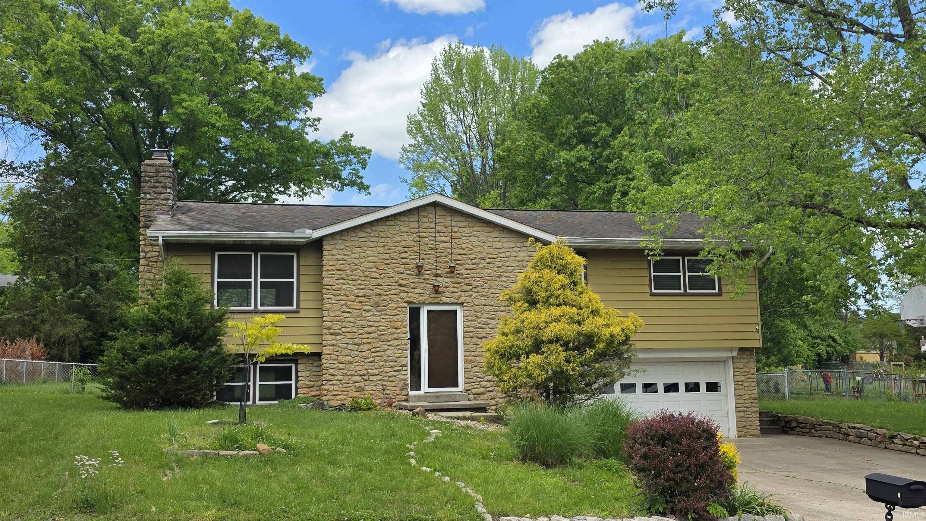 549 N Park Ridge Road Property Photo 1