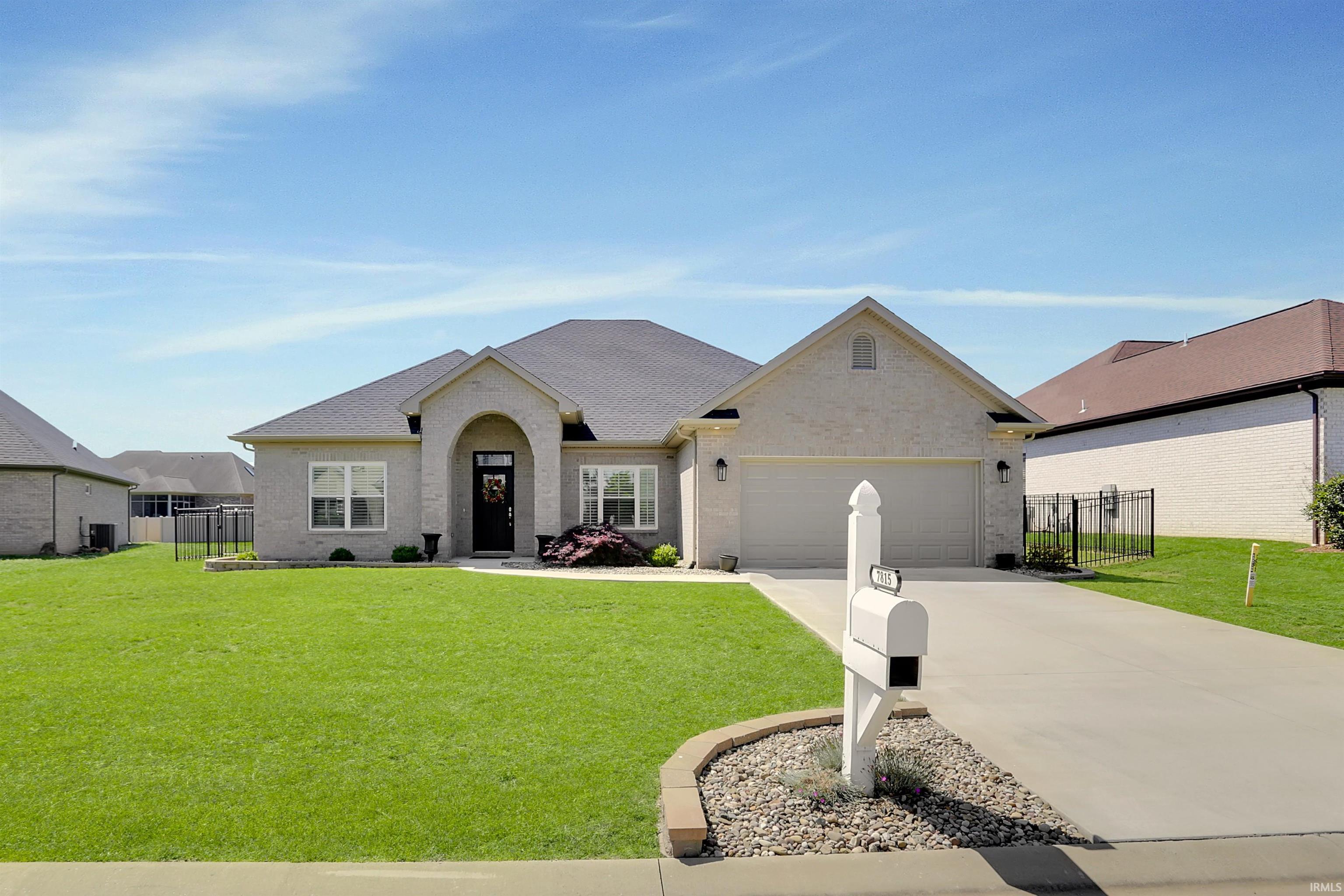 7815 Mesa Court Property Photo 1