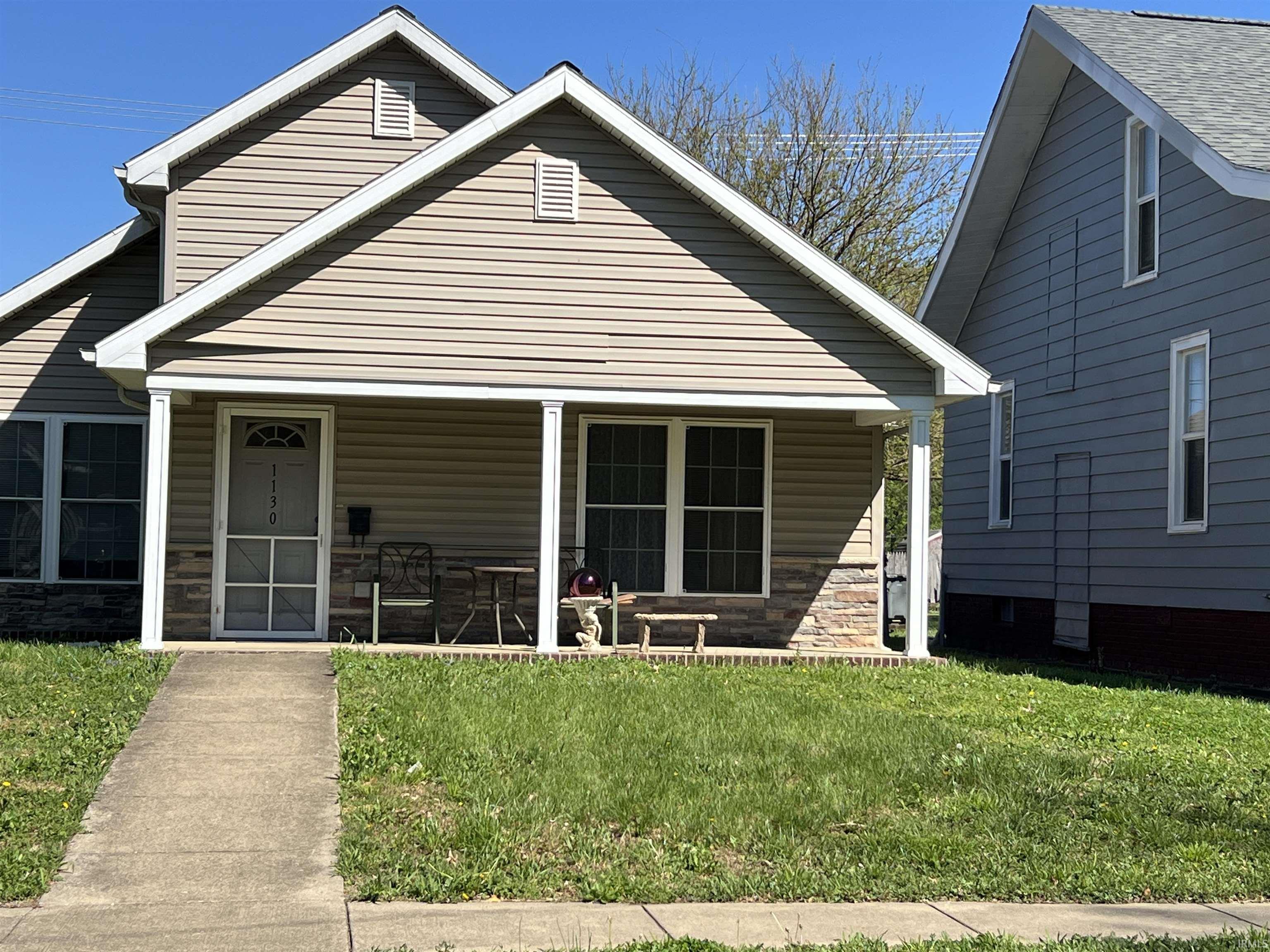 1130 S Grand Avenue Property Photo 1
