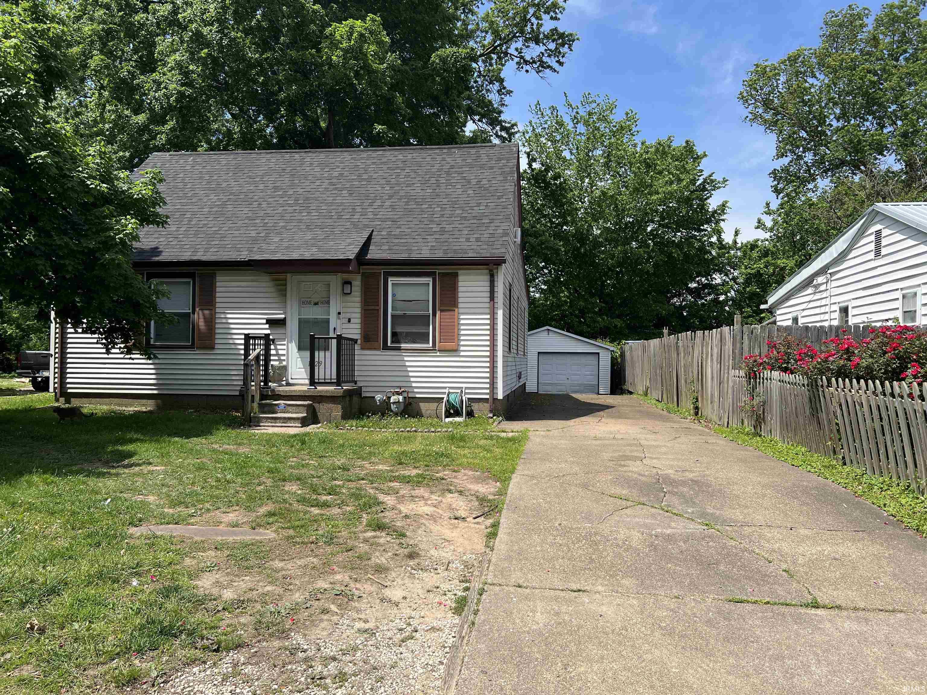 1829 Marshall Avenue Property Photo 1