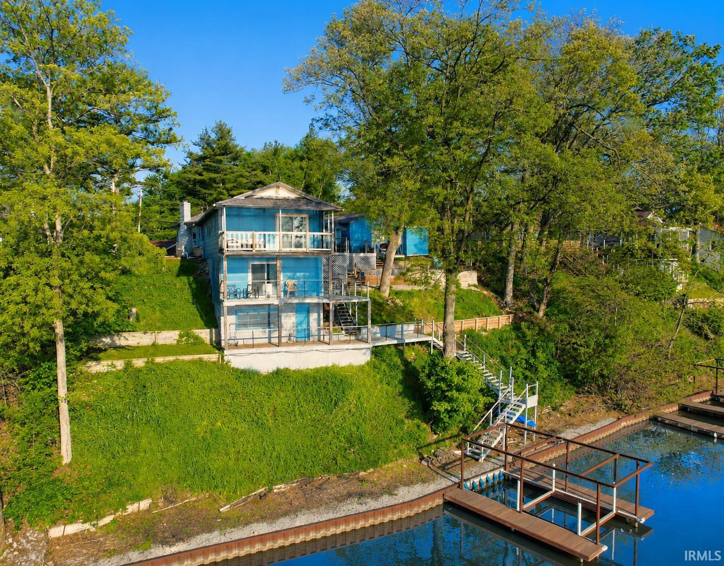 2951 N Lakeshore Drive