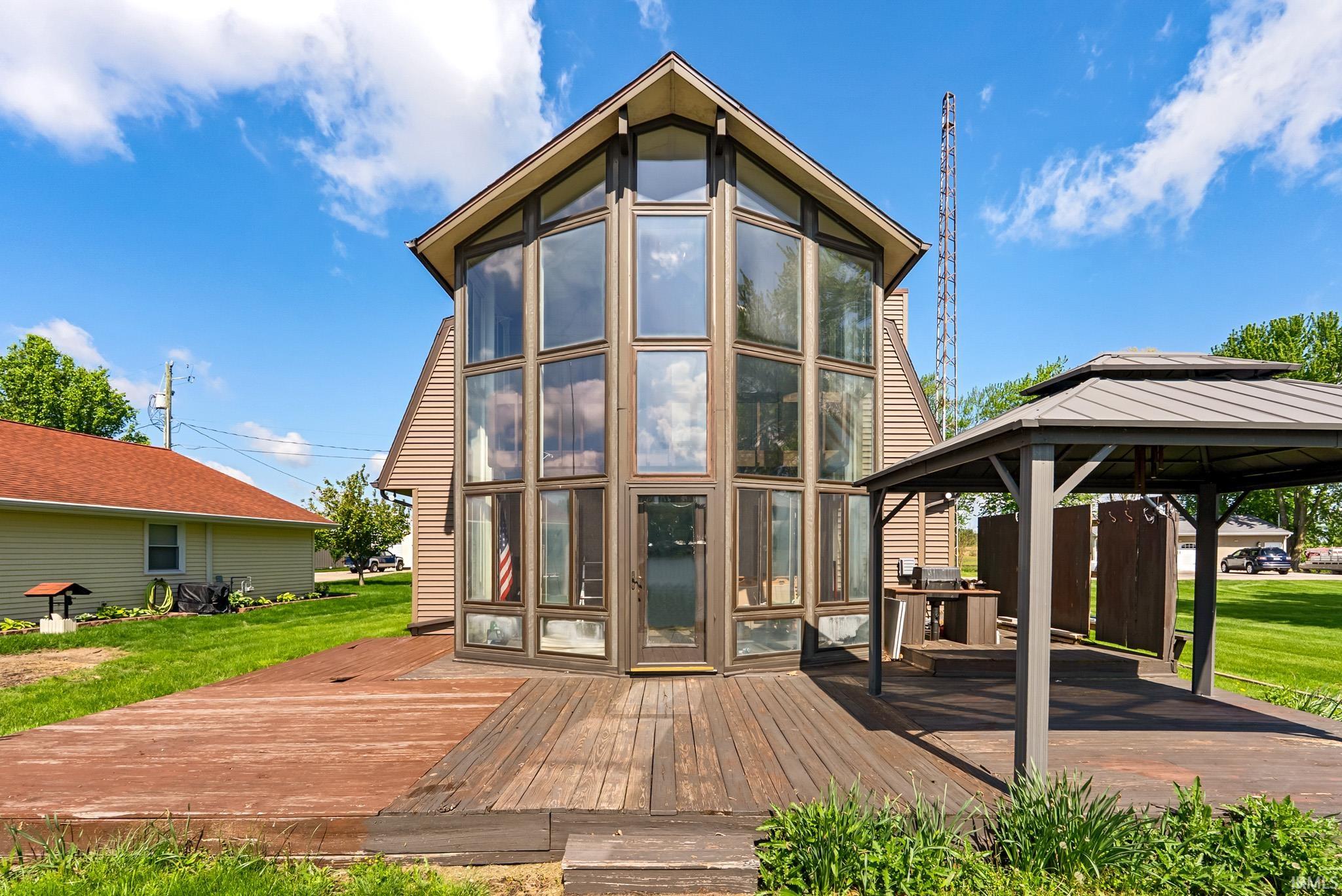 33 E Ireland Drive Property Photo 1