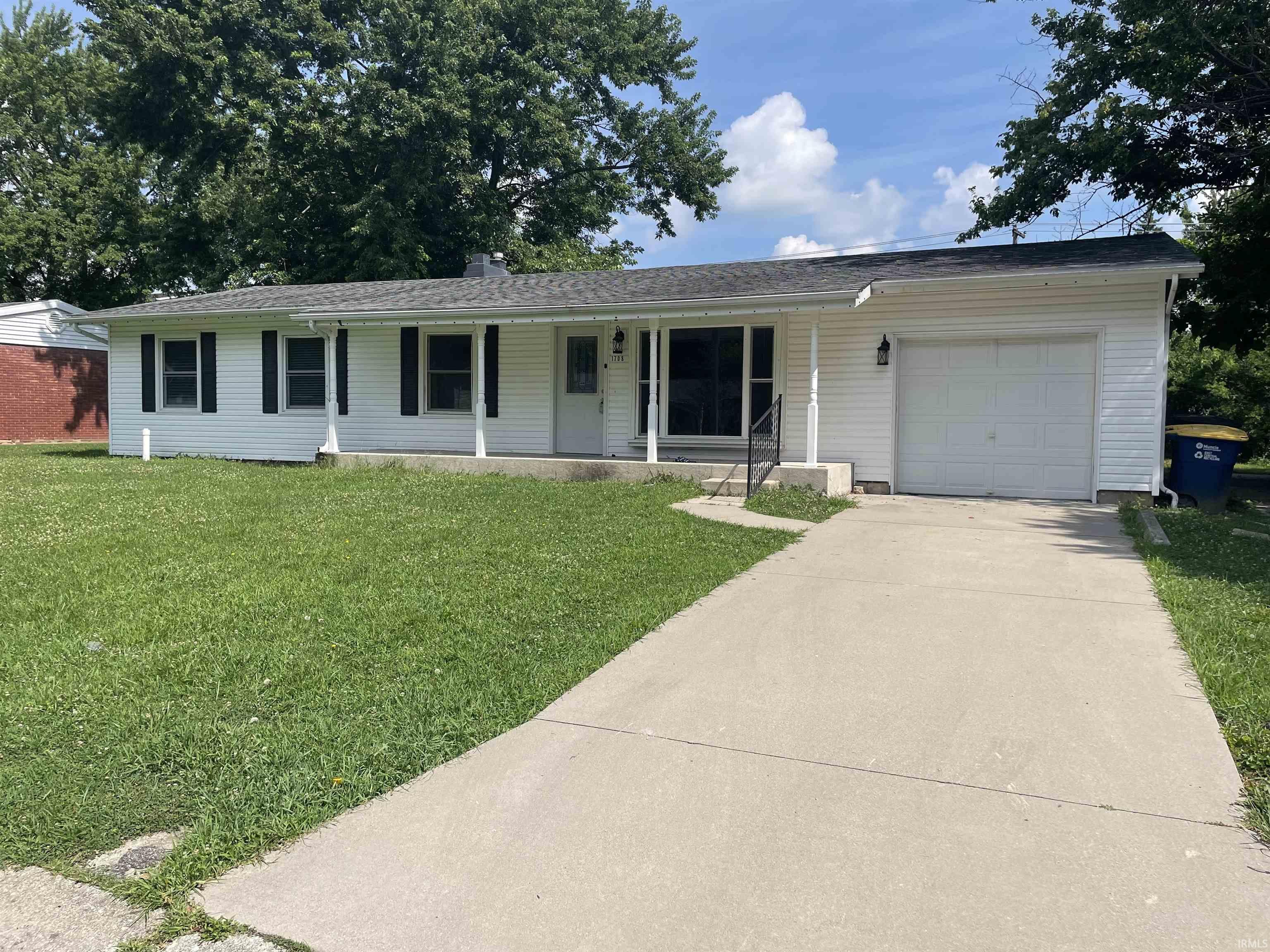 1708 W Glenn Ellyn Drive Property Photo 1