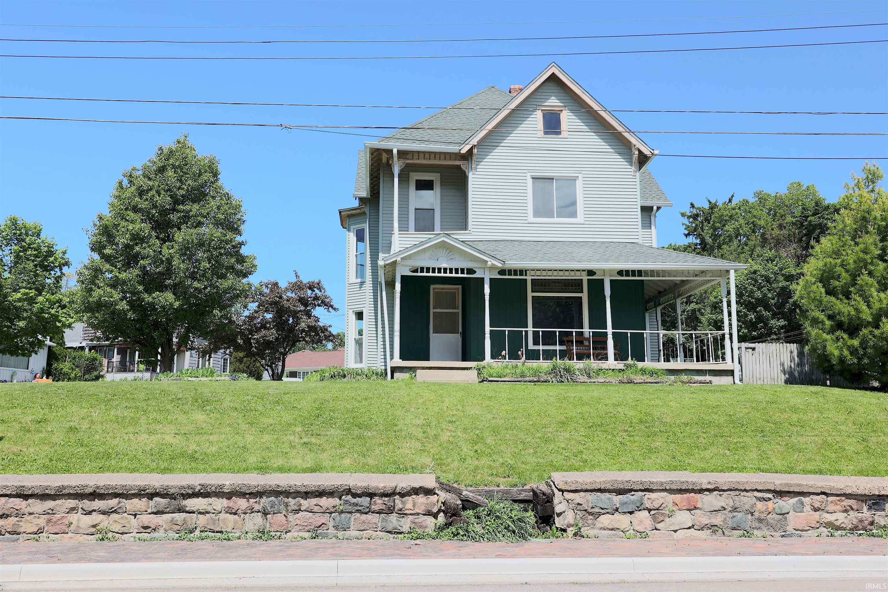 1015 College Avenue Property Photo 1