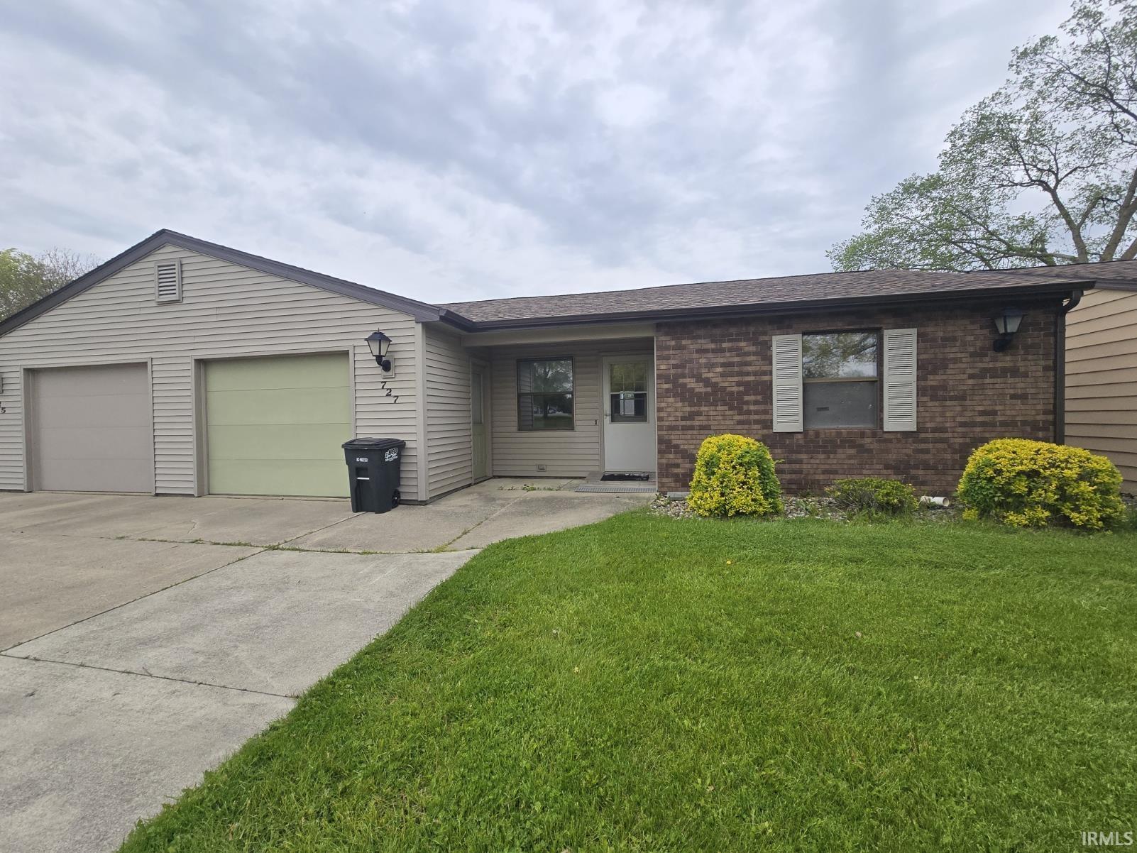 727 Riley Road Property Photo 1