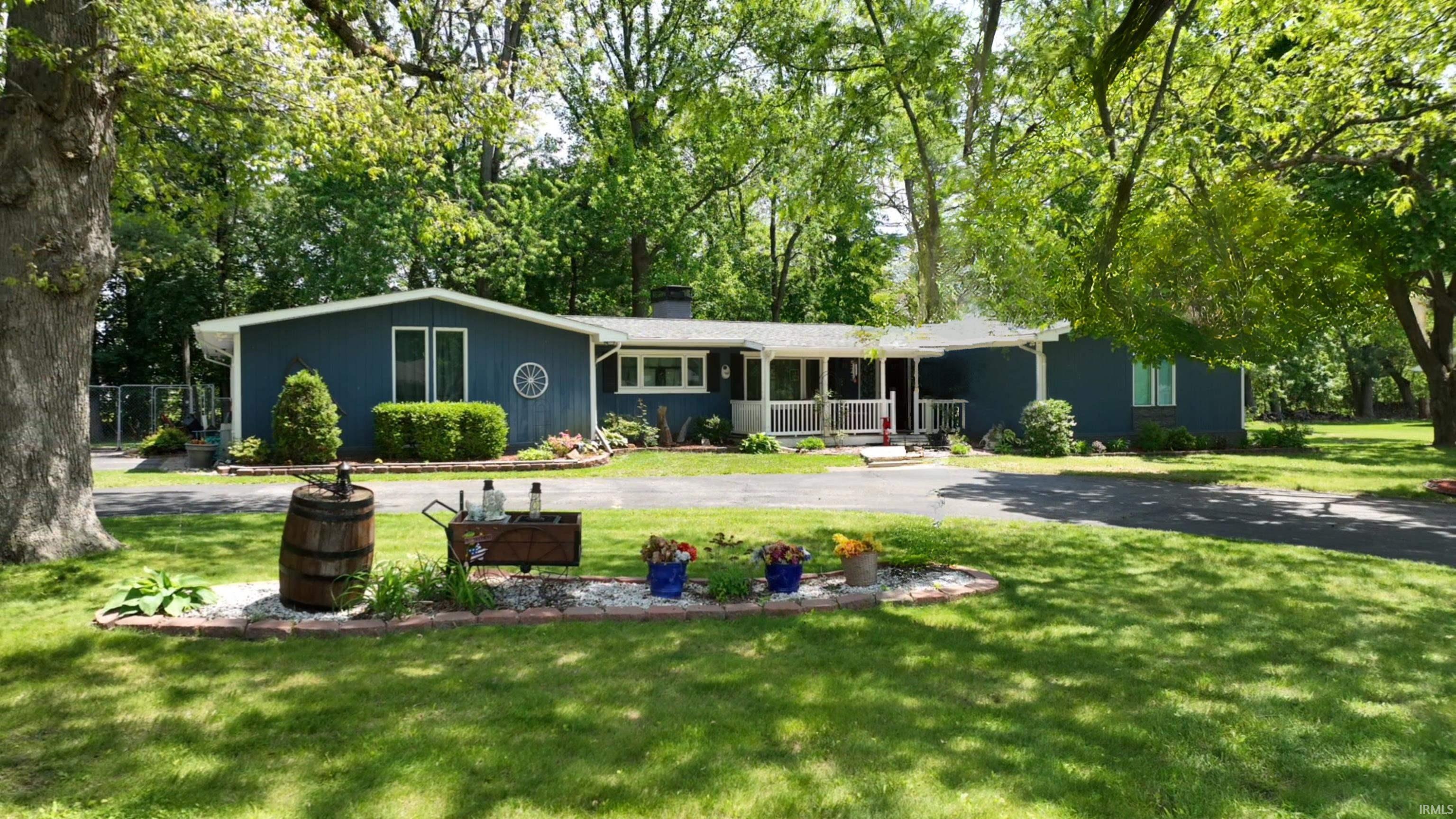 523 S Western Loop Property Photo 1