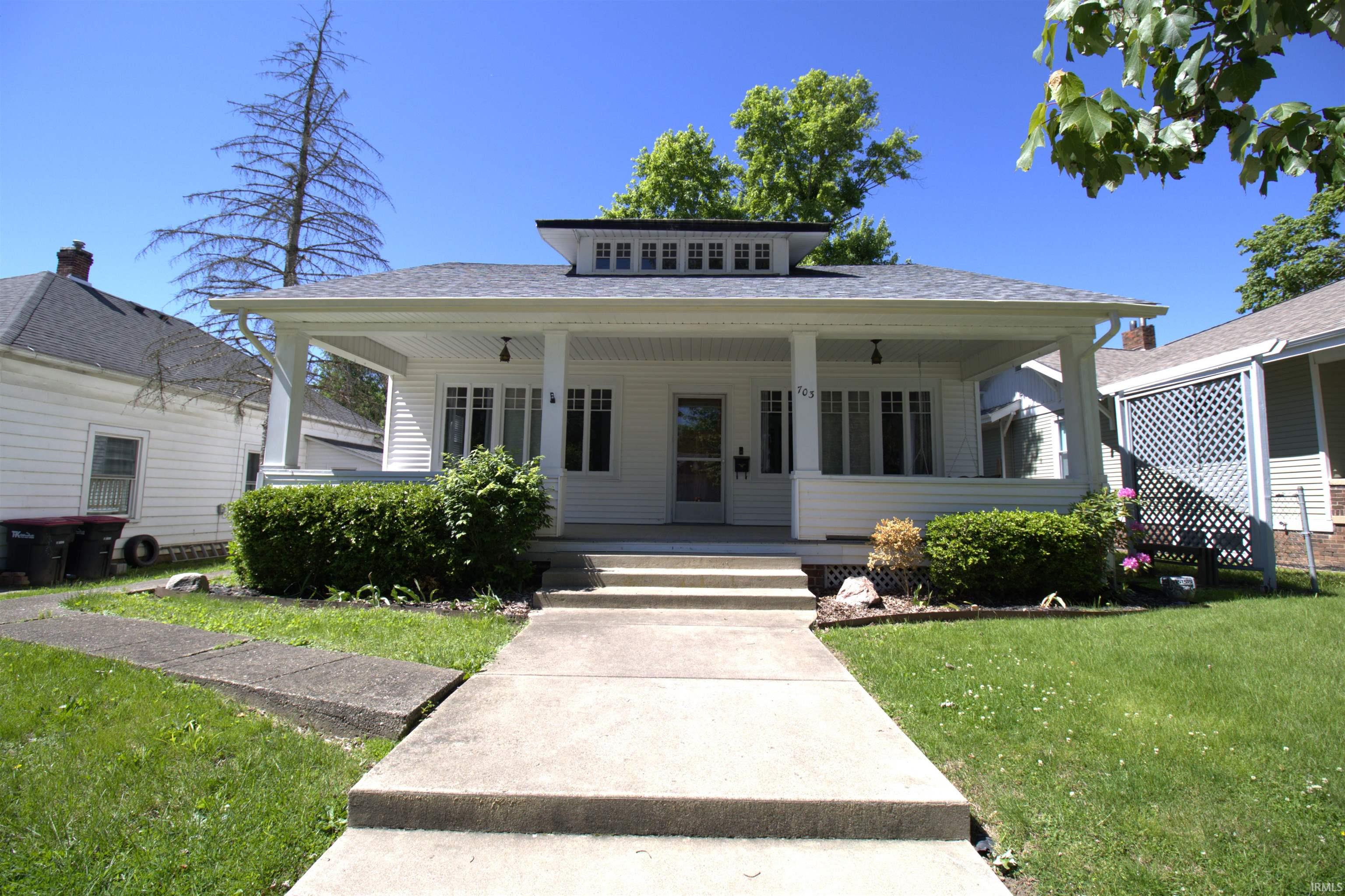 703 E Jackson Street Property Photo 1