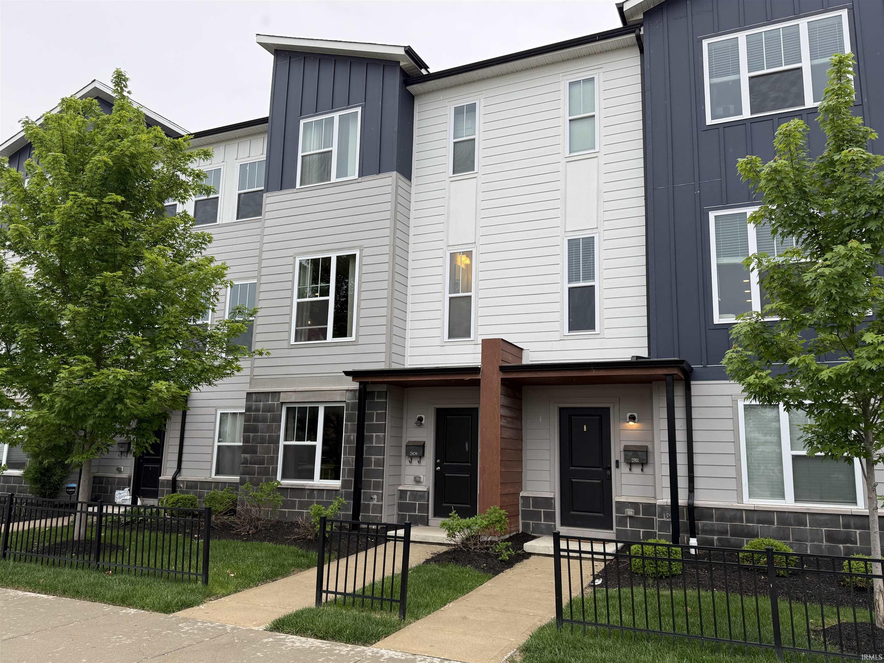 2909 Kirkbride Way