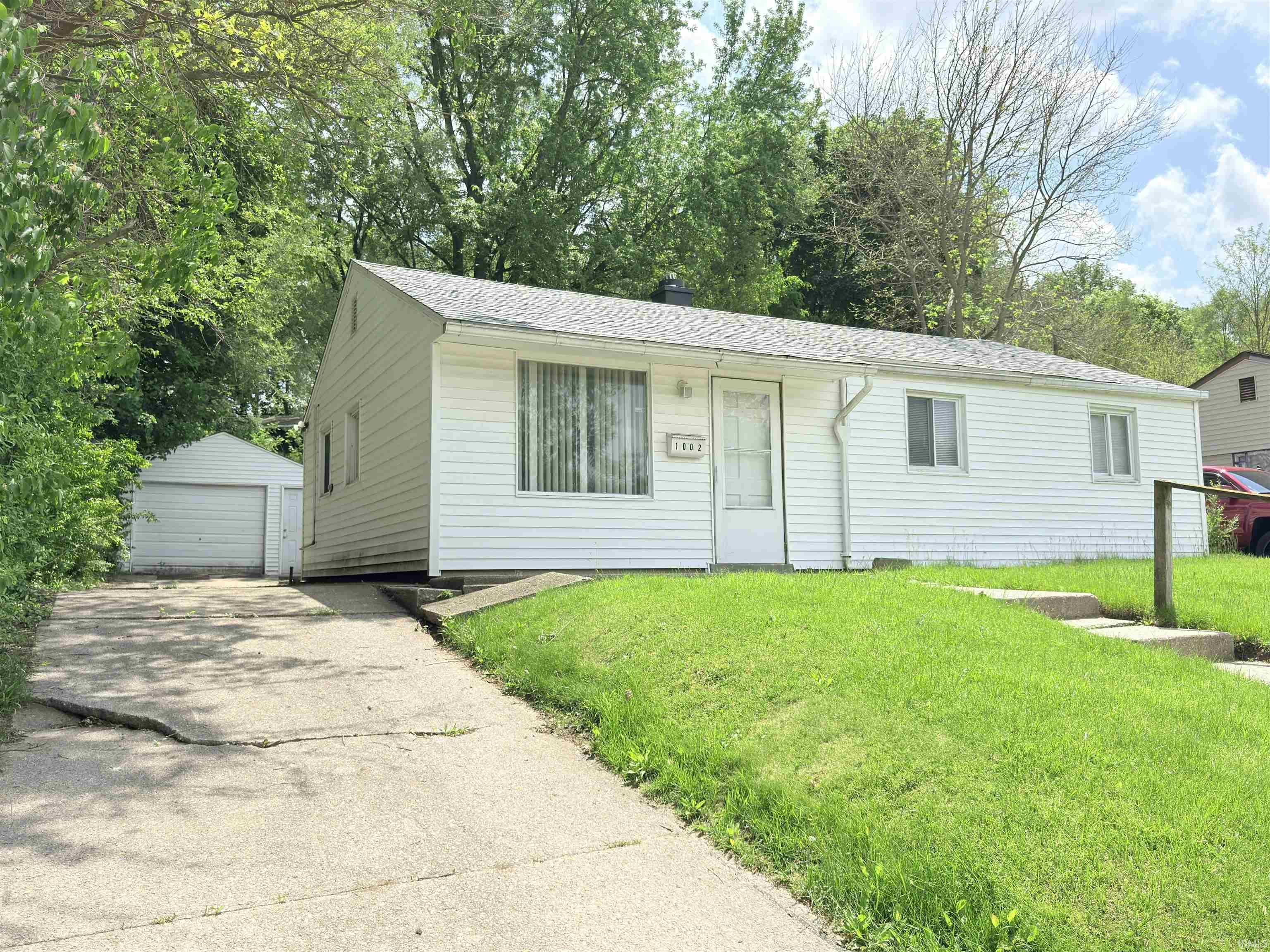 1002 Amhurst Avenue Property Photo 1