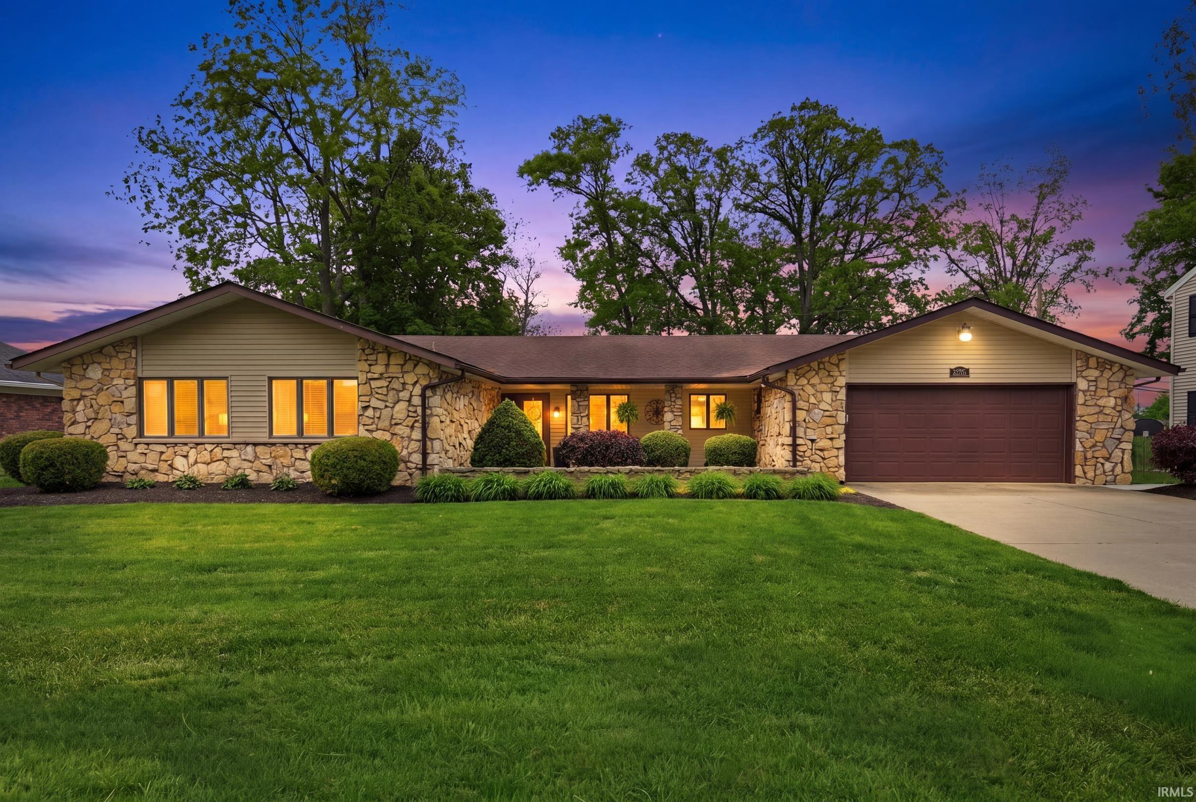 2215 W Woodmont Drive Property Photo 1