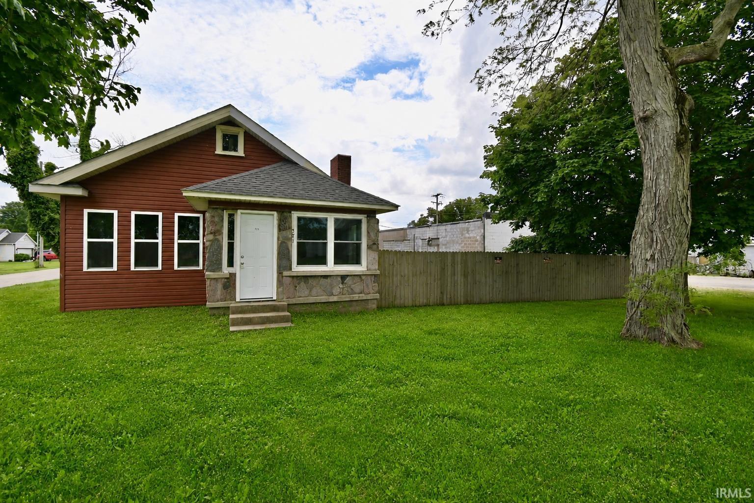 521 E Jackson Street Property Photo 1