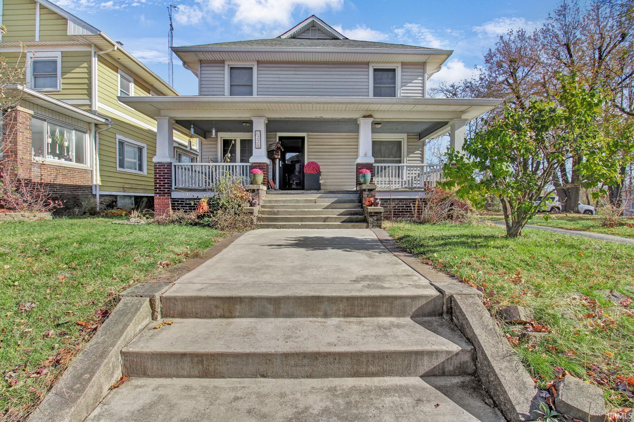 220 S Mccann Street Property Photo 1