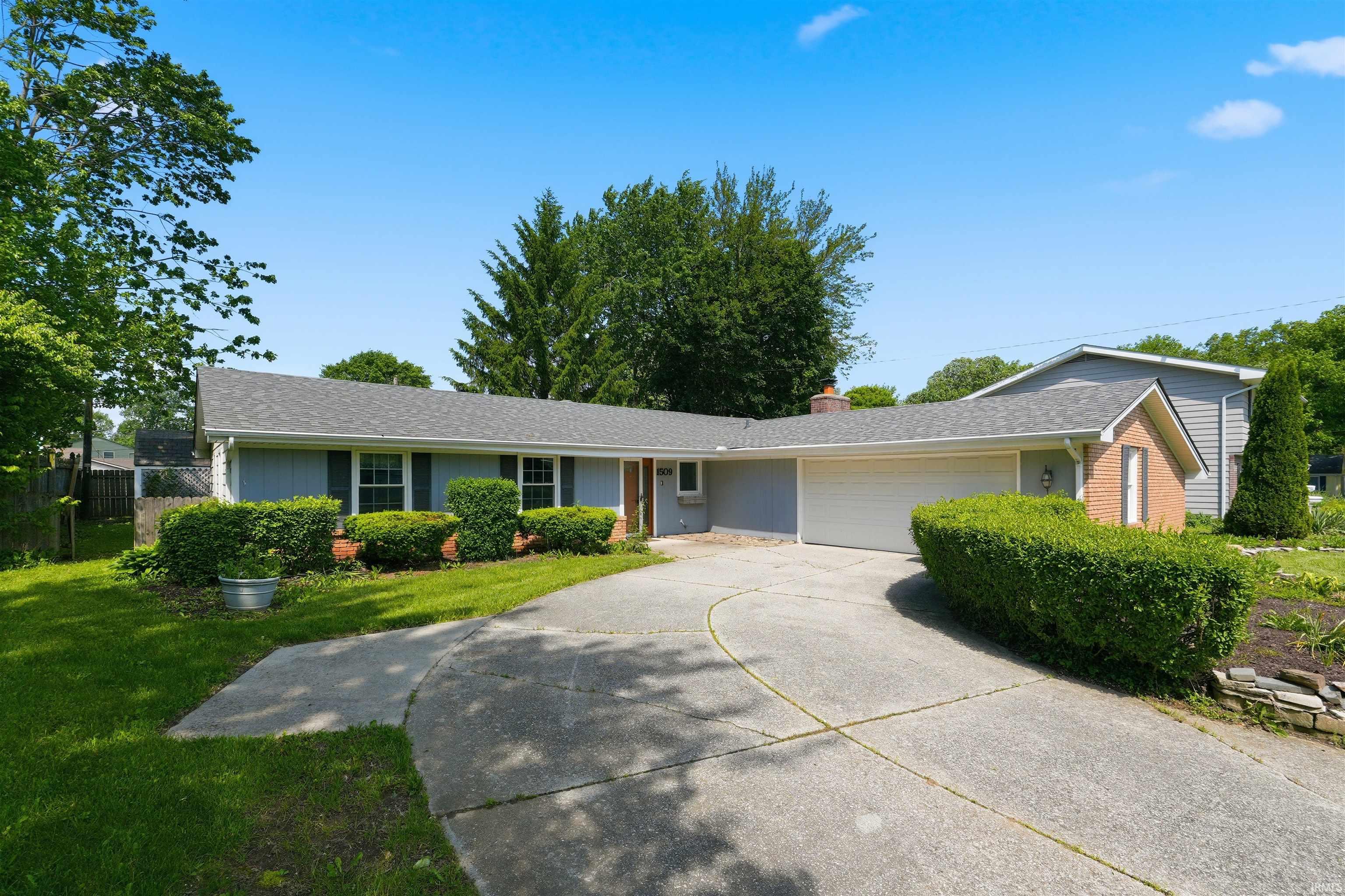 1509 Lake Forest Drive Property Photo 1