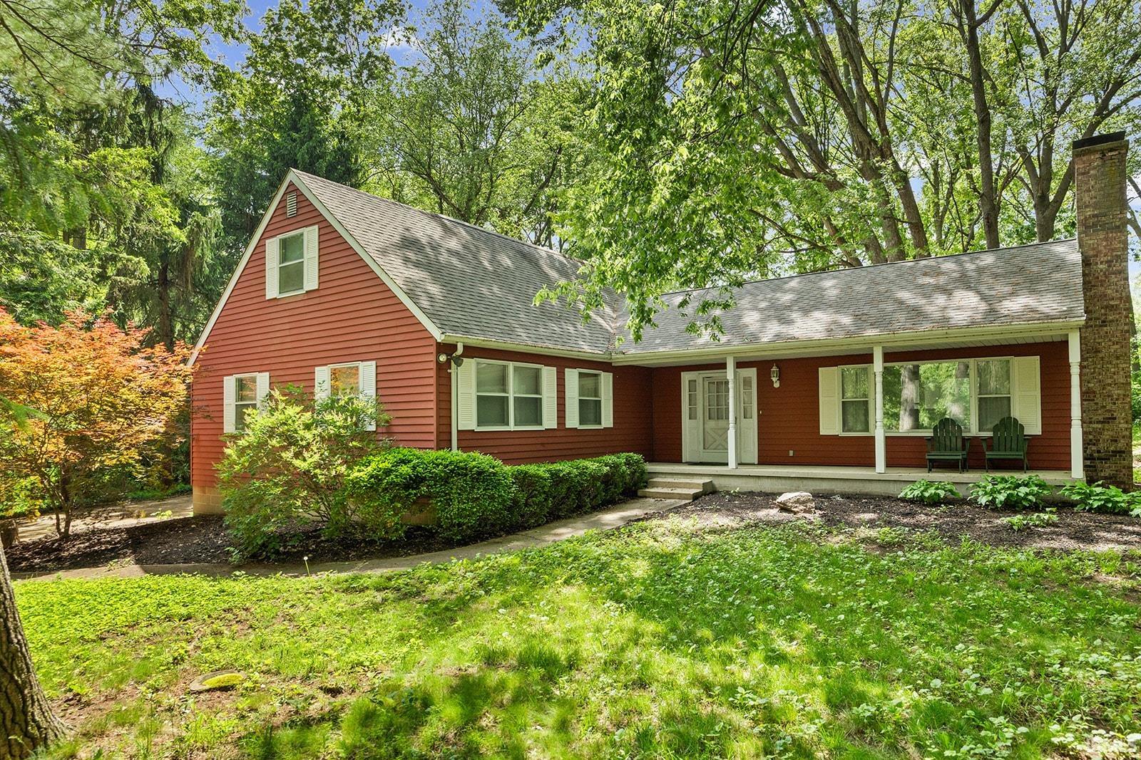 3512 Capilano Drive