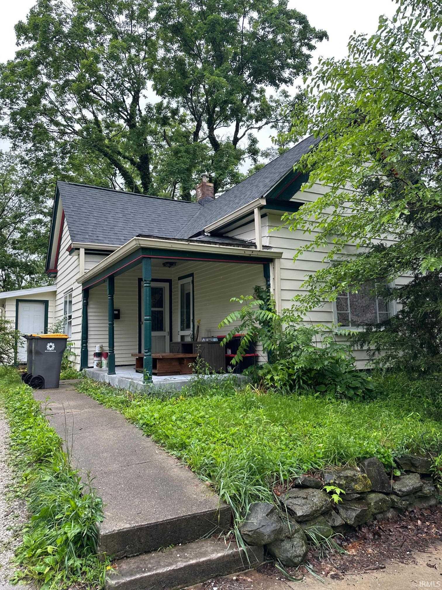811 W 6th Street Property Photo 1